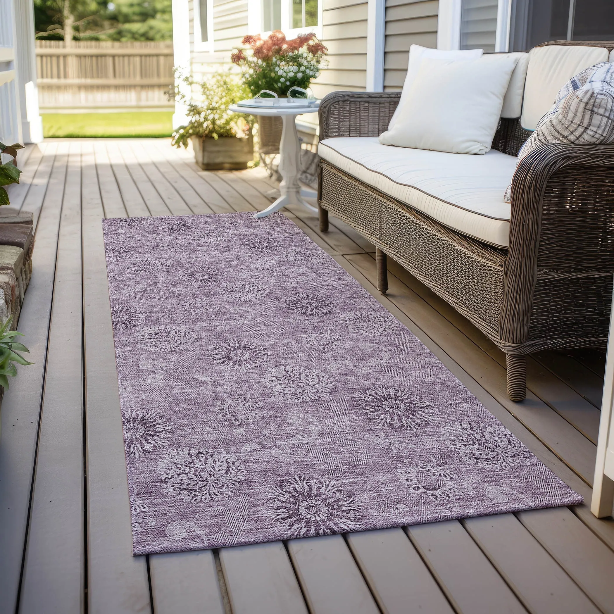 Machine Washable Indoor/ Outdoor Chantille Floral Burst Rug