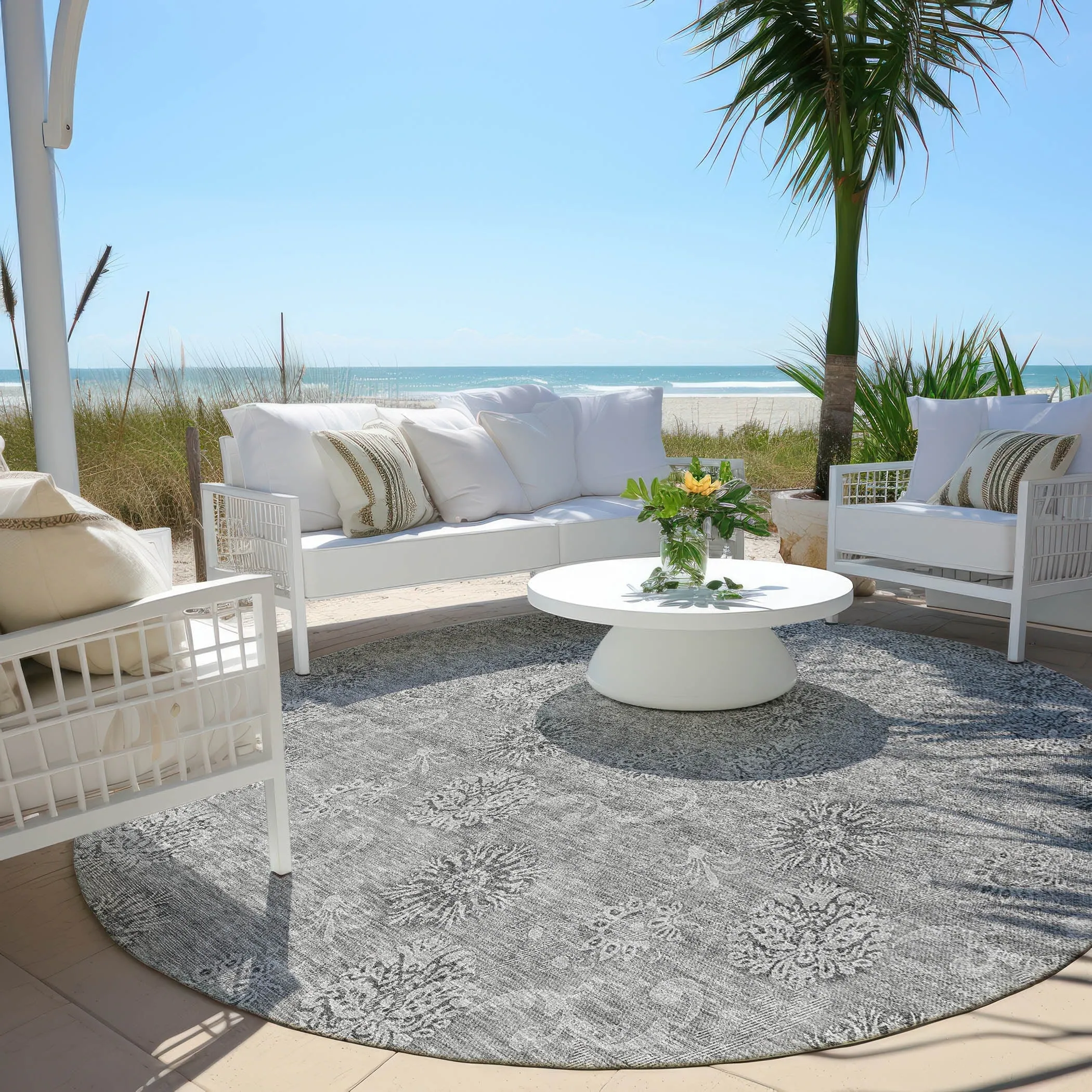 Machine Washable Indoor/ Outdoor Chantille Floral Burst Rug