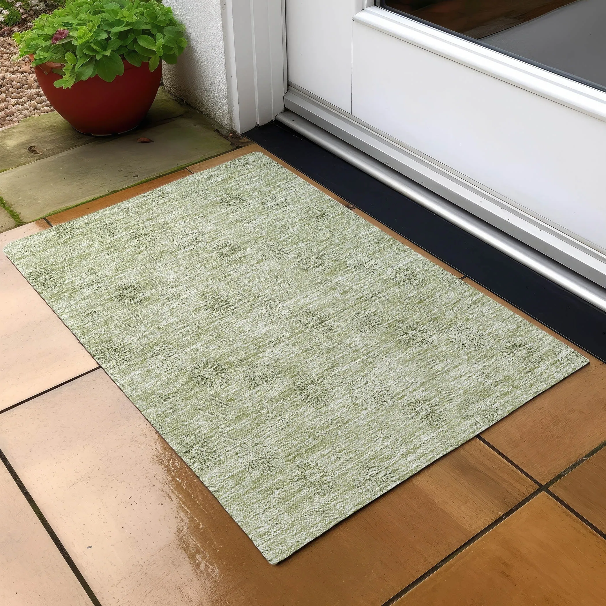 Machine Washable Indoor/ Outdoor Chantille Floral Burst Rug