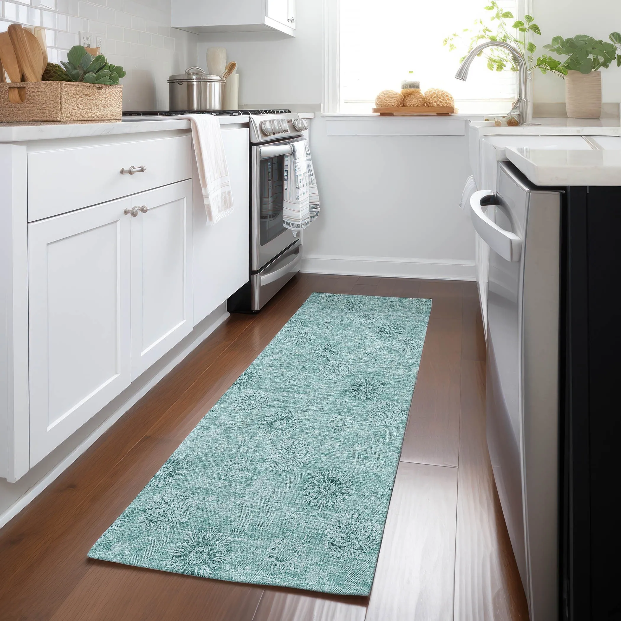 Machine Washable Indoor/ Outdoor Chantille Floral Burst Rug