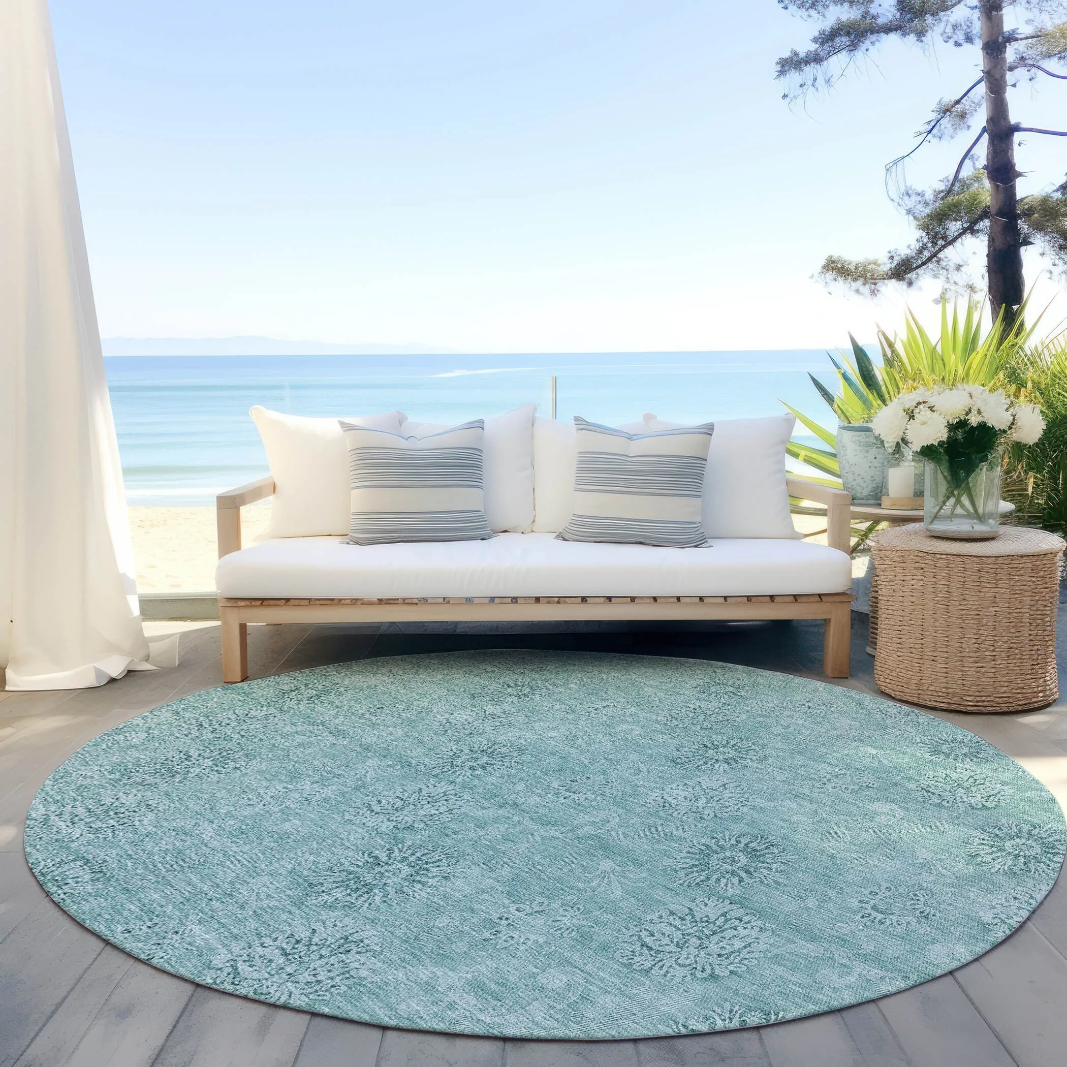 Machine Washable Indoor/ Outdoor Chantille Floral Burst Rug