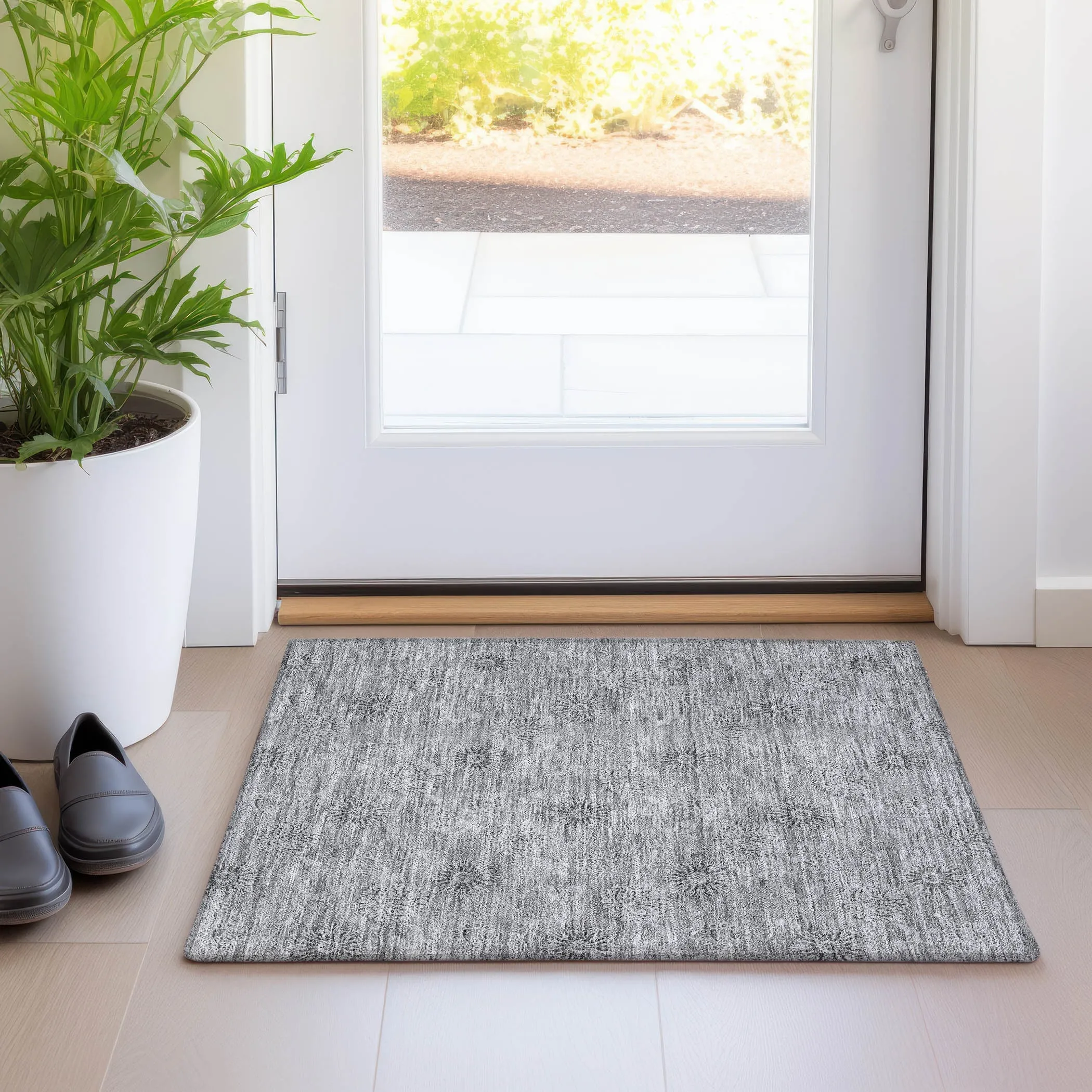 Machine Washable Indoor/ Outdoor Chantille Floral Burst Rug