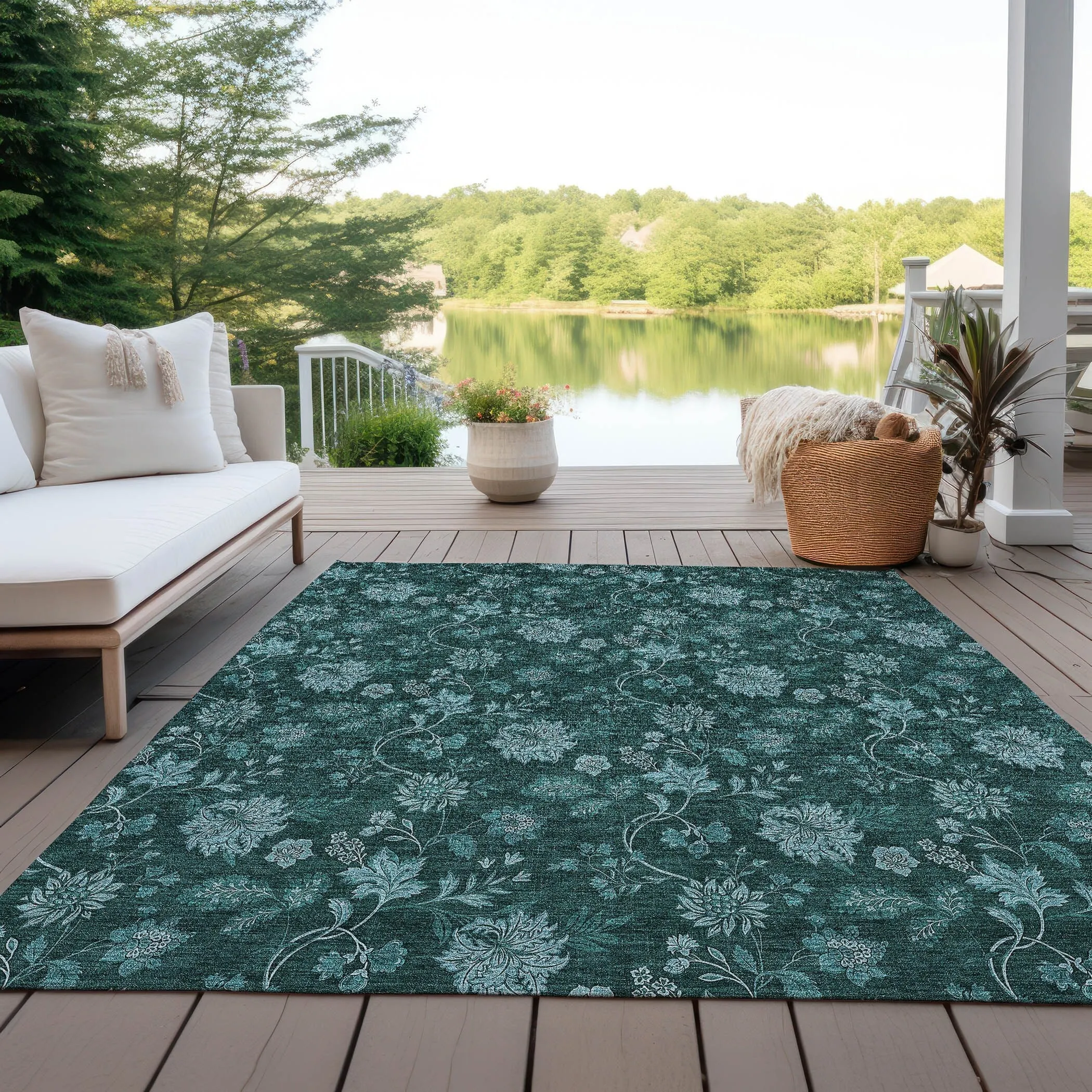 Machine Washable Indoor/ Outdoor Chantille Floral Farmhouse Rug