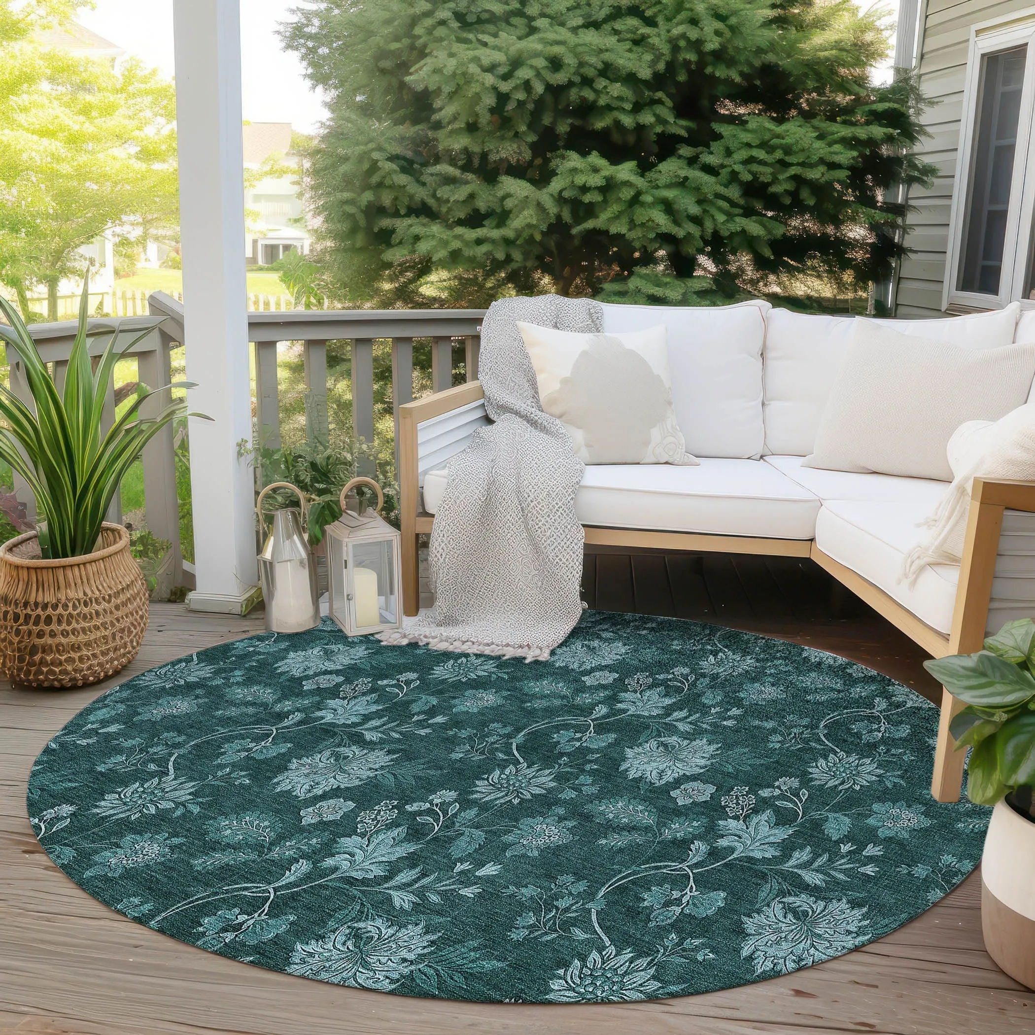 Machine Washable Indoor/ Outdoor Chantille Floral Farmhouse Rug