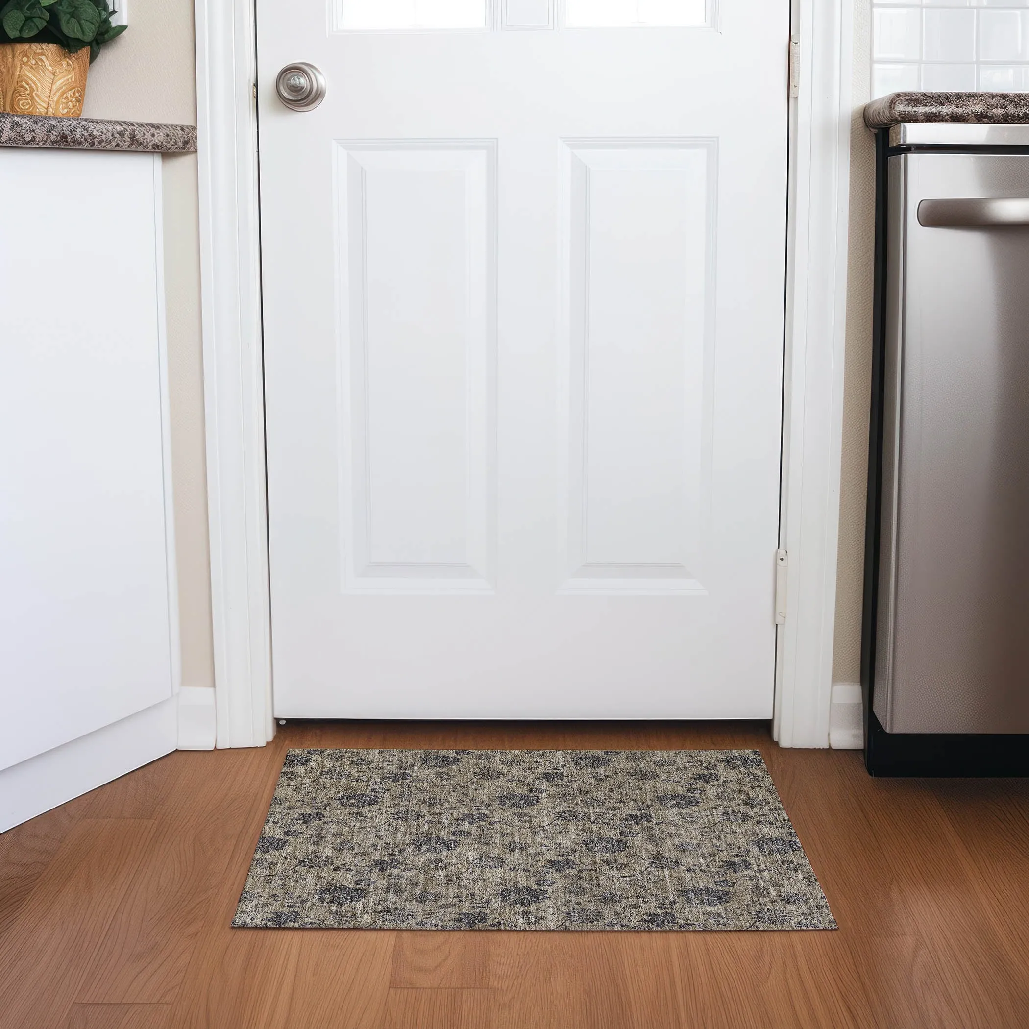 Machine Washable Indoor/ Outdoor Chantille Floral Farmhouse Rug