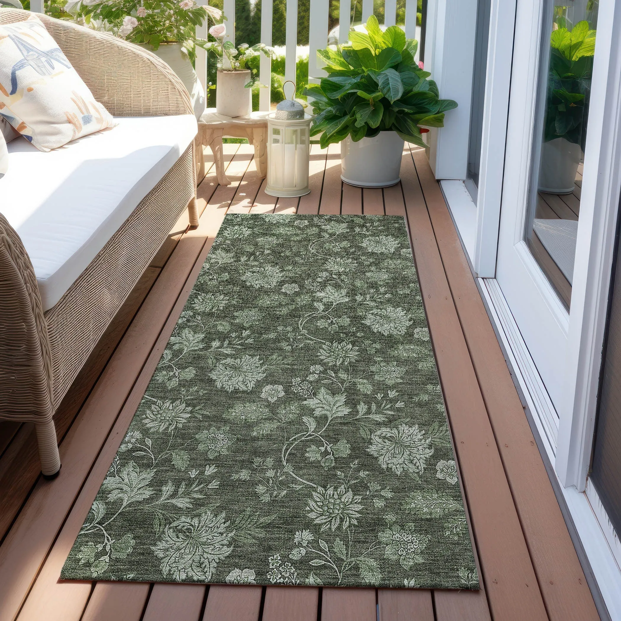 Machine Washable Indoor/ Outdoor Chantille Floral Farmhouse Rug