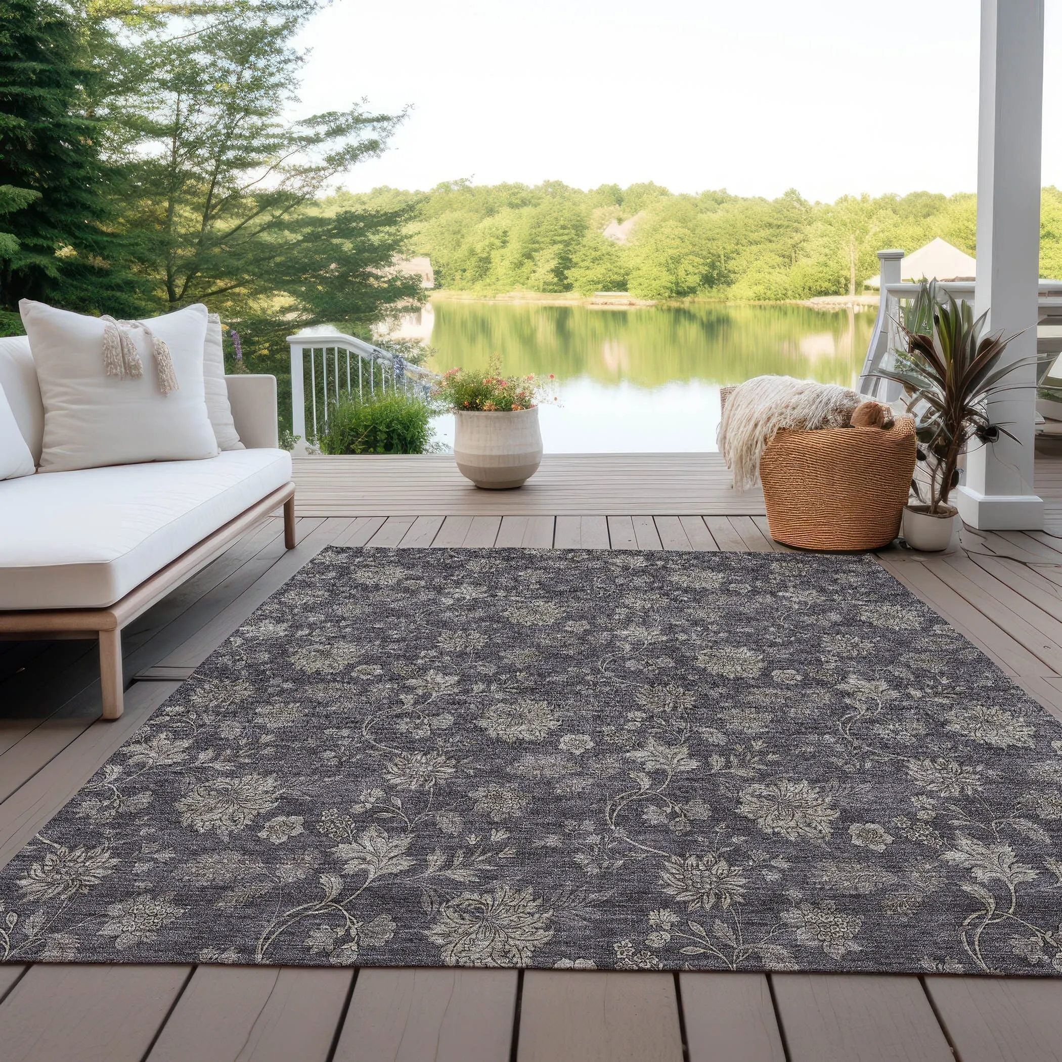 Machine Washable Indoor/ Outdoor Chantille Floral Farmhouse Rug