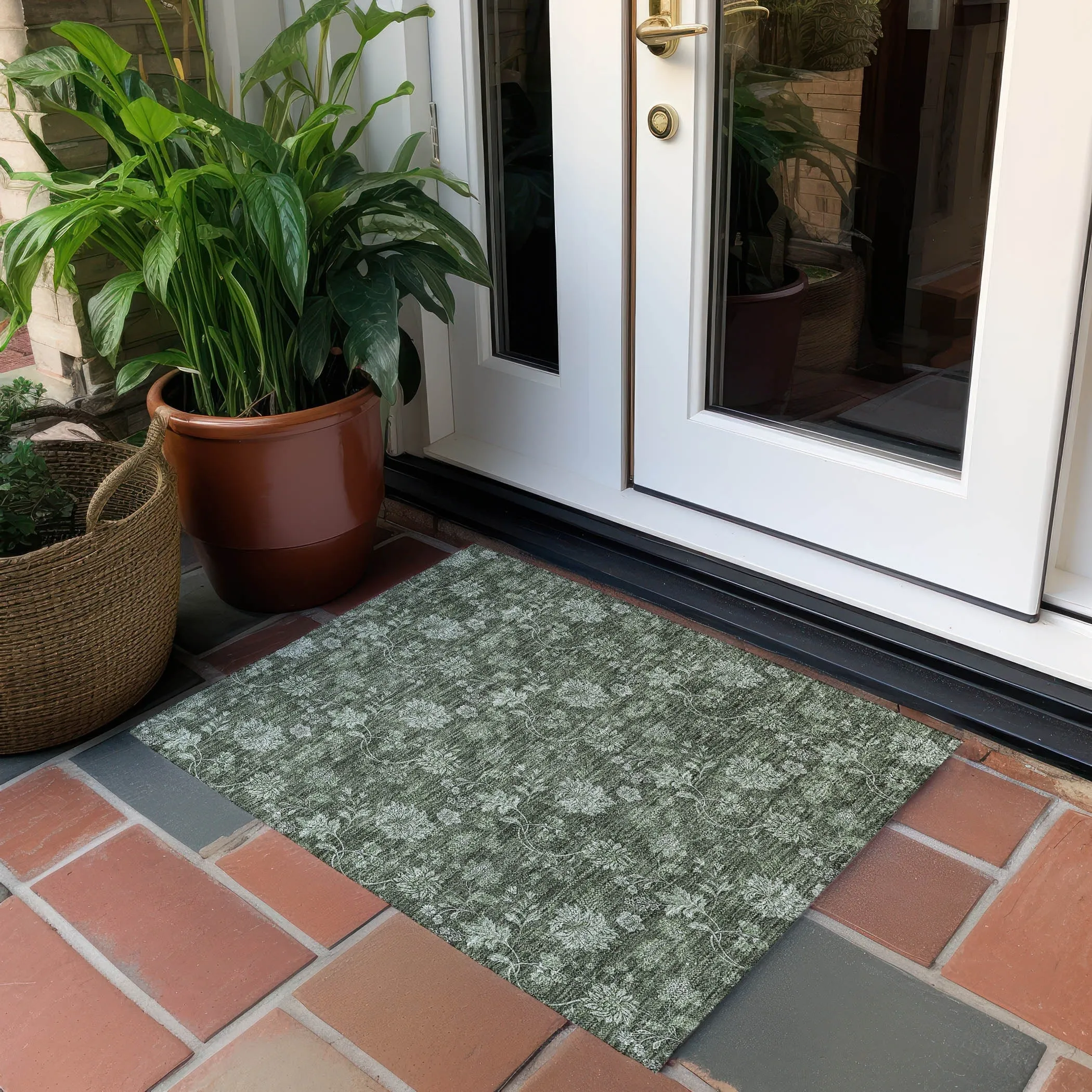 Machine Washable Indoor/ Outdoor Chantille Floral Farmhouse Rug