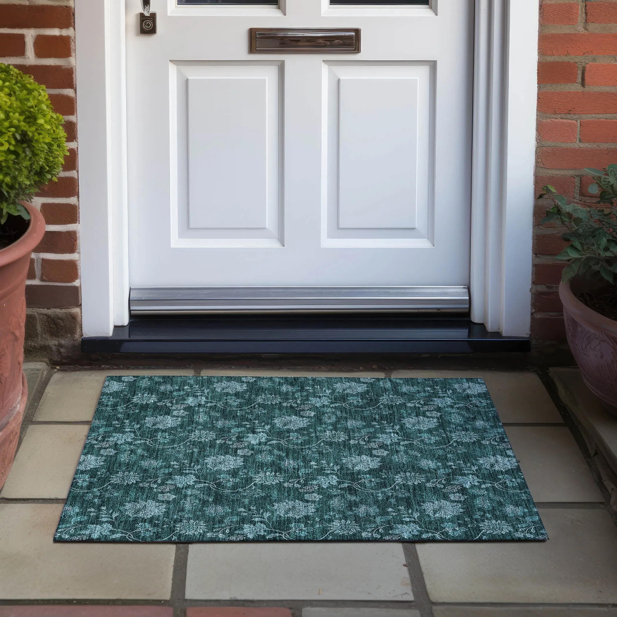 Machine Washable Indoor/ Outdoor Chantille Floral Farmhouse Rug