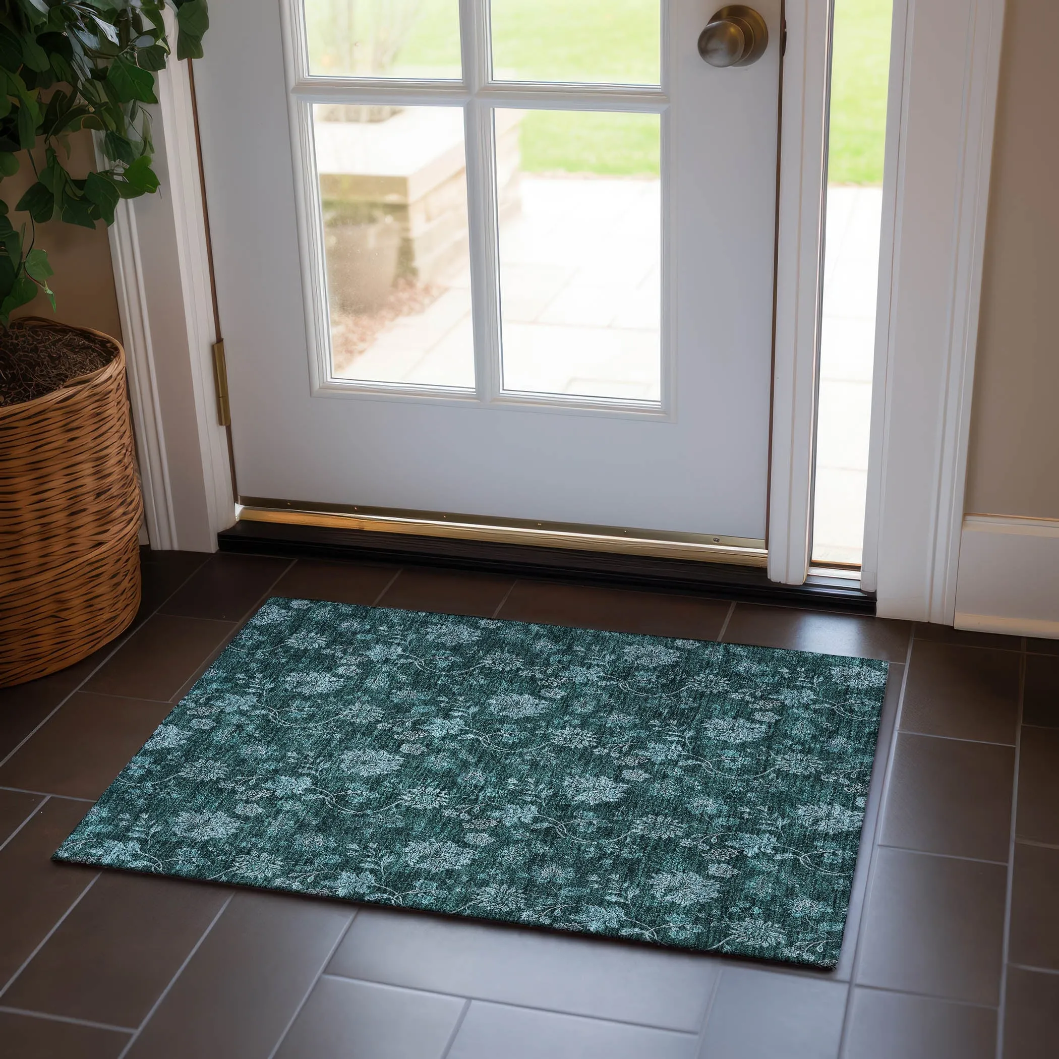 Machine Washable Indoor/ Outdoor Chantille Floral Farmhouse Rug