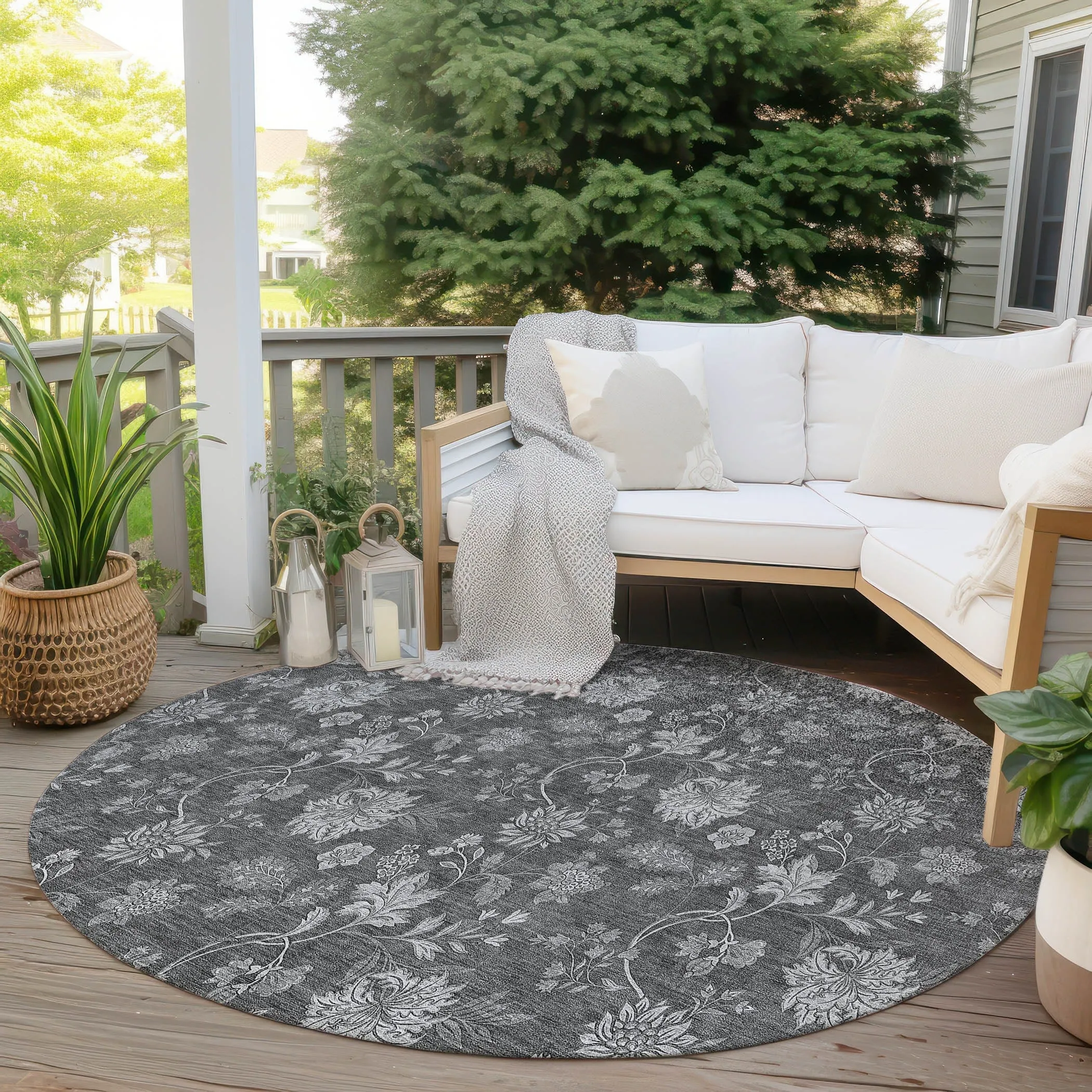 Machine Washable Indoor/ Outdoor Chantille Floral Farmhouse Rug