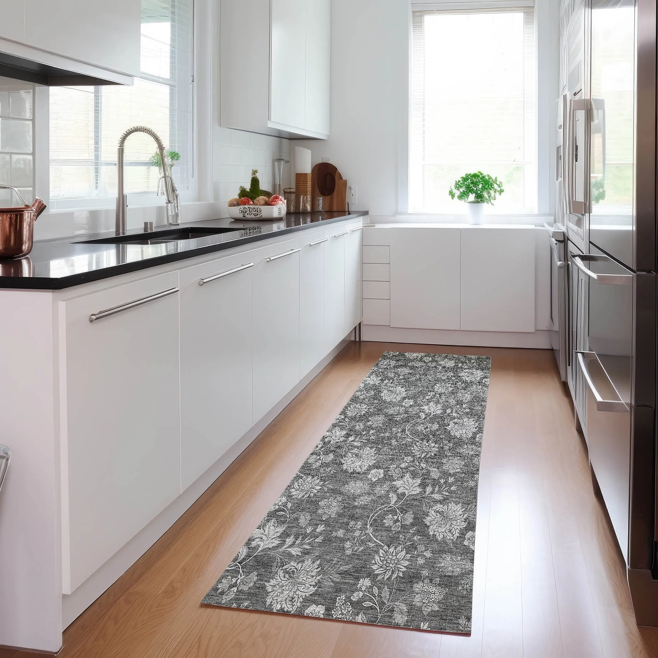 Machine Washable Indoor/ Outdoor Chantille Floral Farmhouse Rug