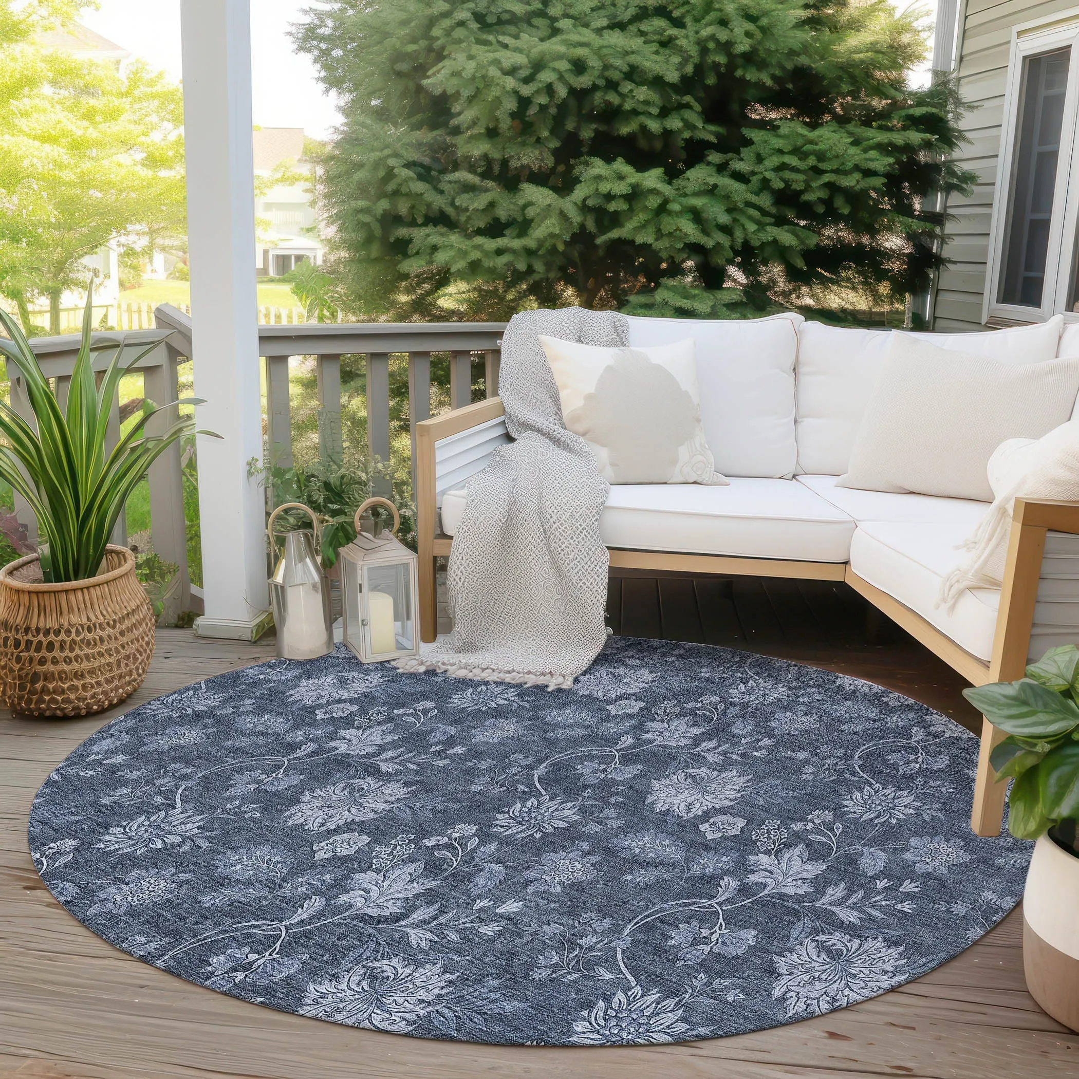 Machine Washable Indoor/ Outdoor Chantille Floral Farmhouse Rug