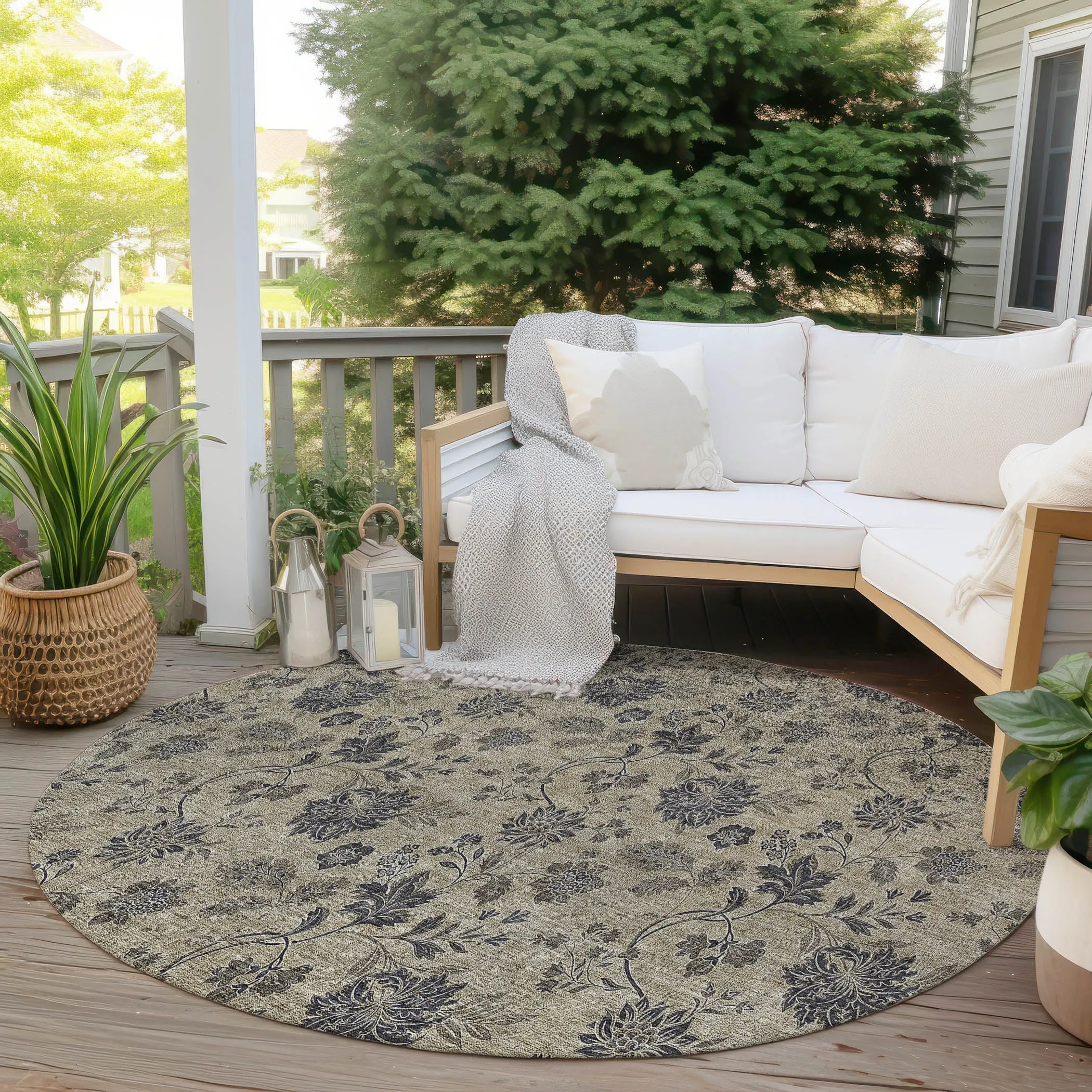Machine Washable Indoor/ Outdoor Chantille Floral Farmhouse Rug