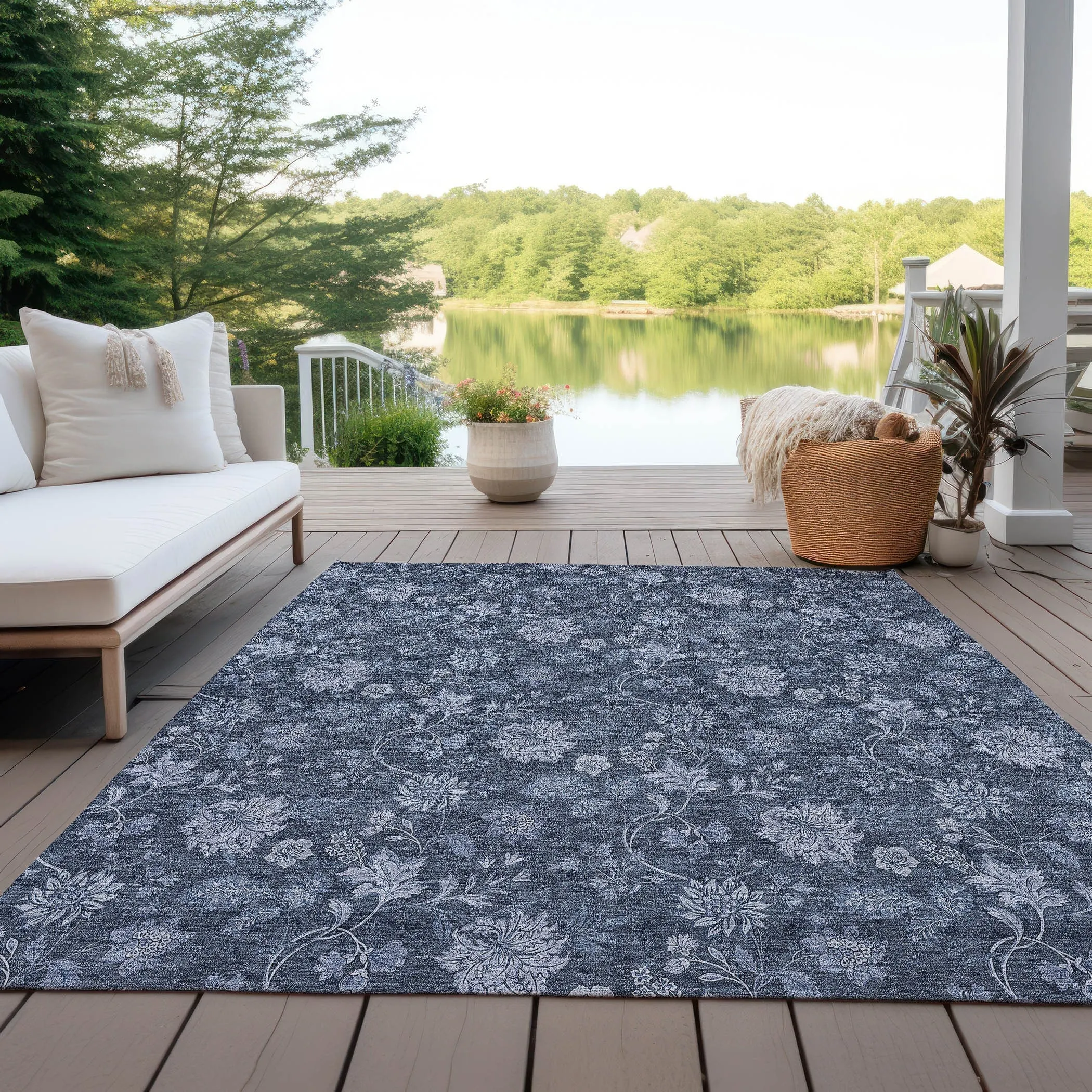 Machine Washable Indoor/ Outdoor Chantille Floral Farmhouse Rug