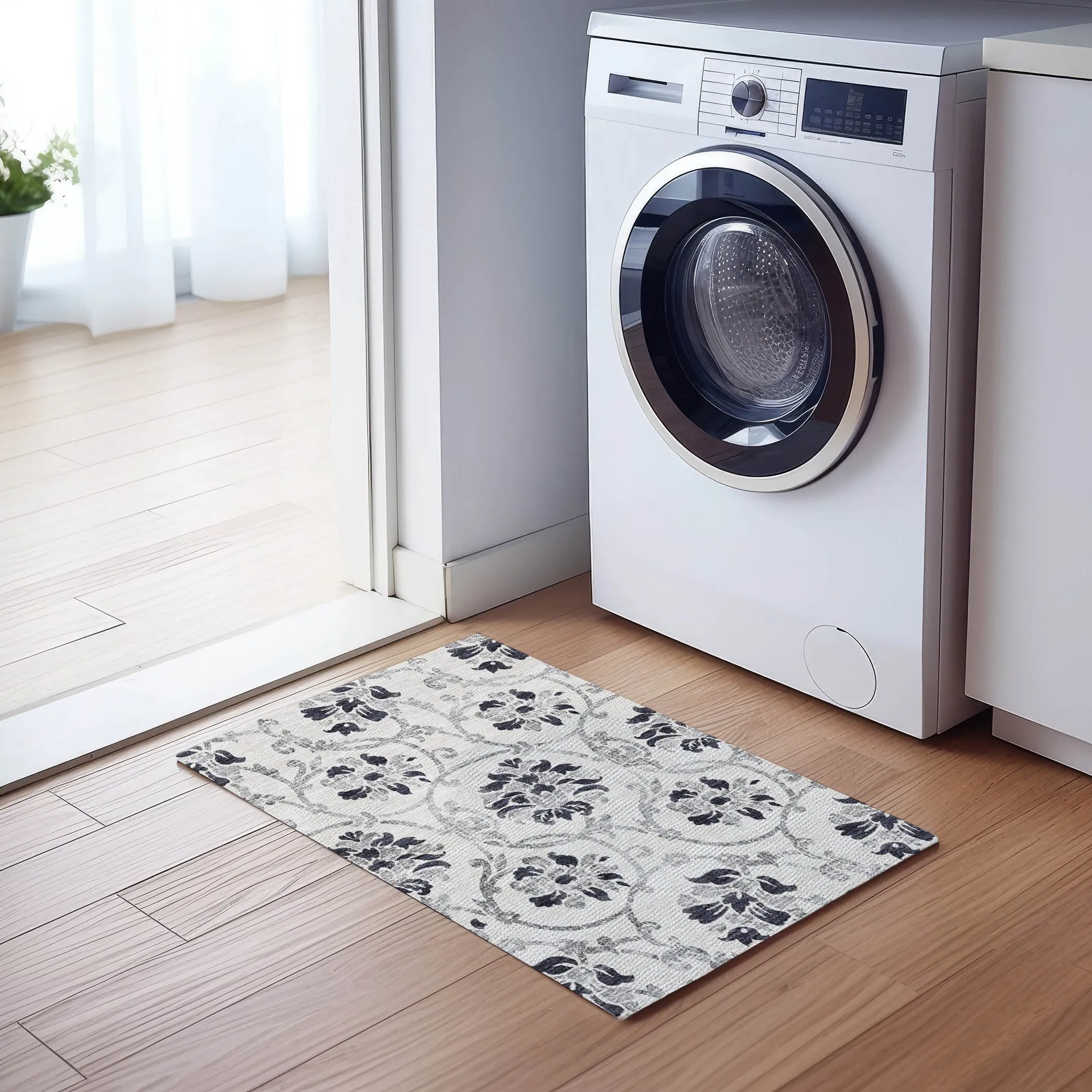 Machine Washable Indoor/ Outdoor Chantille Floral Scroll Rug