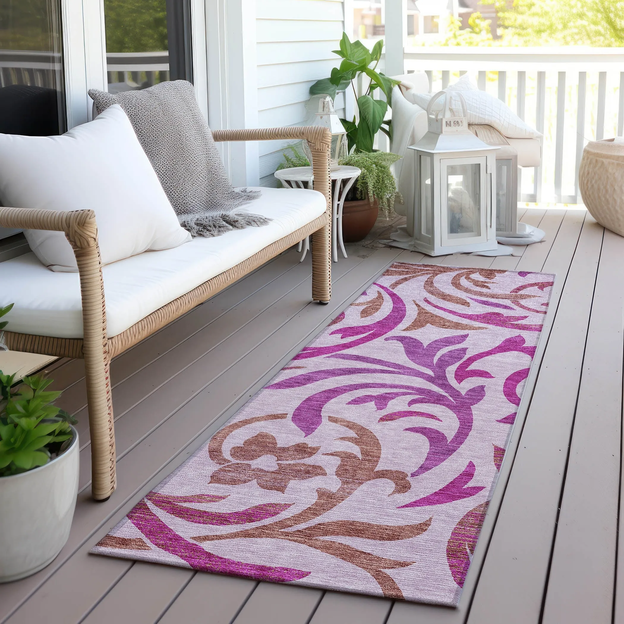 Machine Washable Indoor/ Outdoor Chantille Floral Scroll Rug