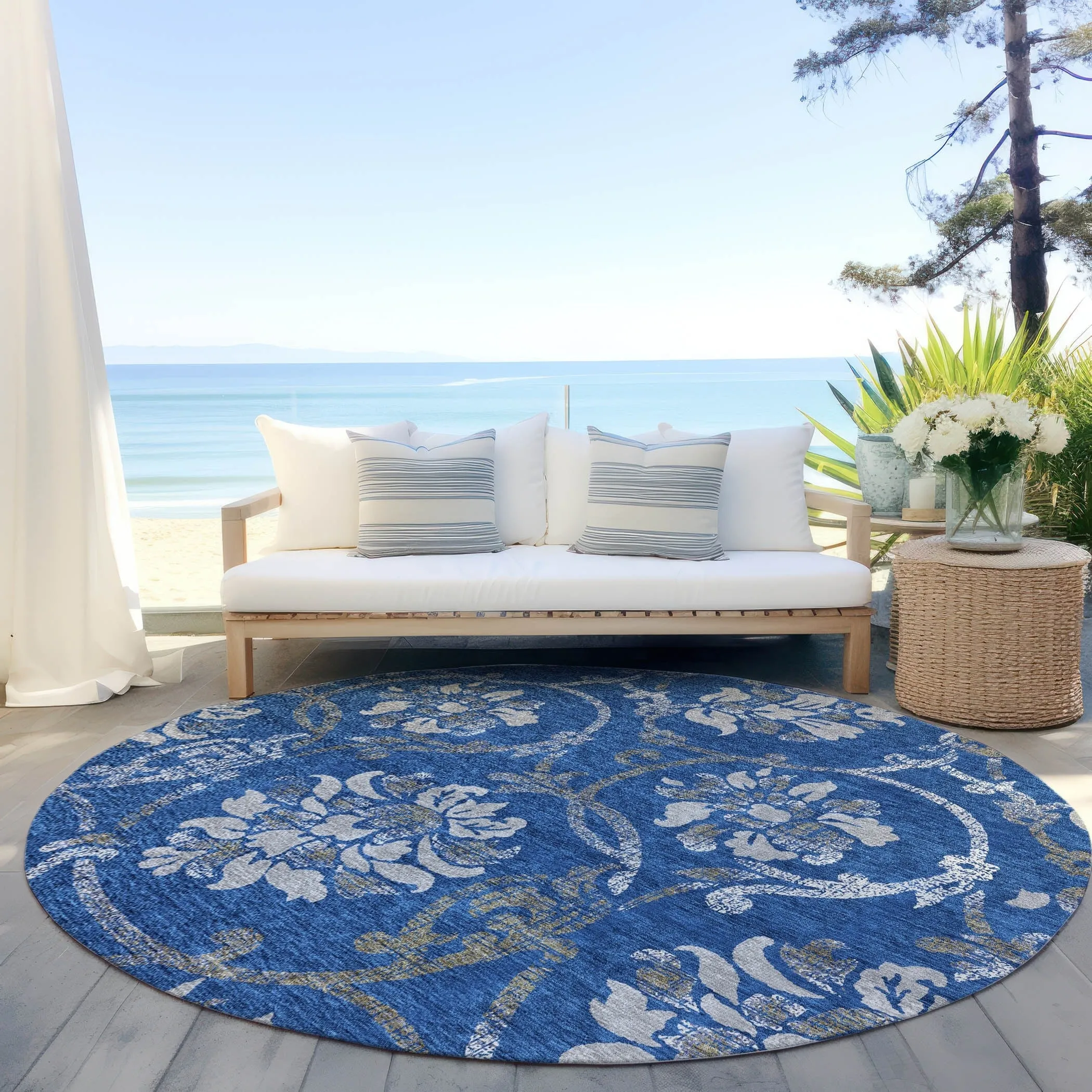 Machine Washable Indoor/ Outdoor Chantille Floral Scroll Rug