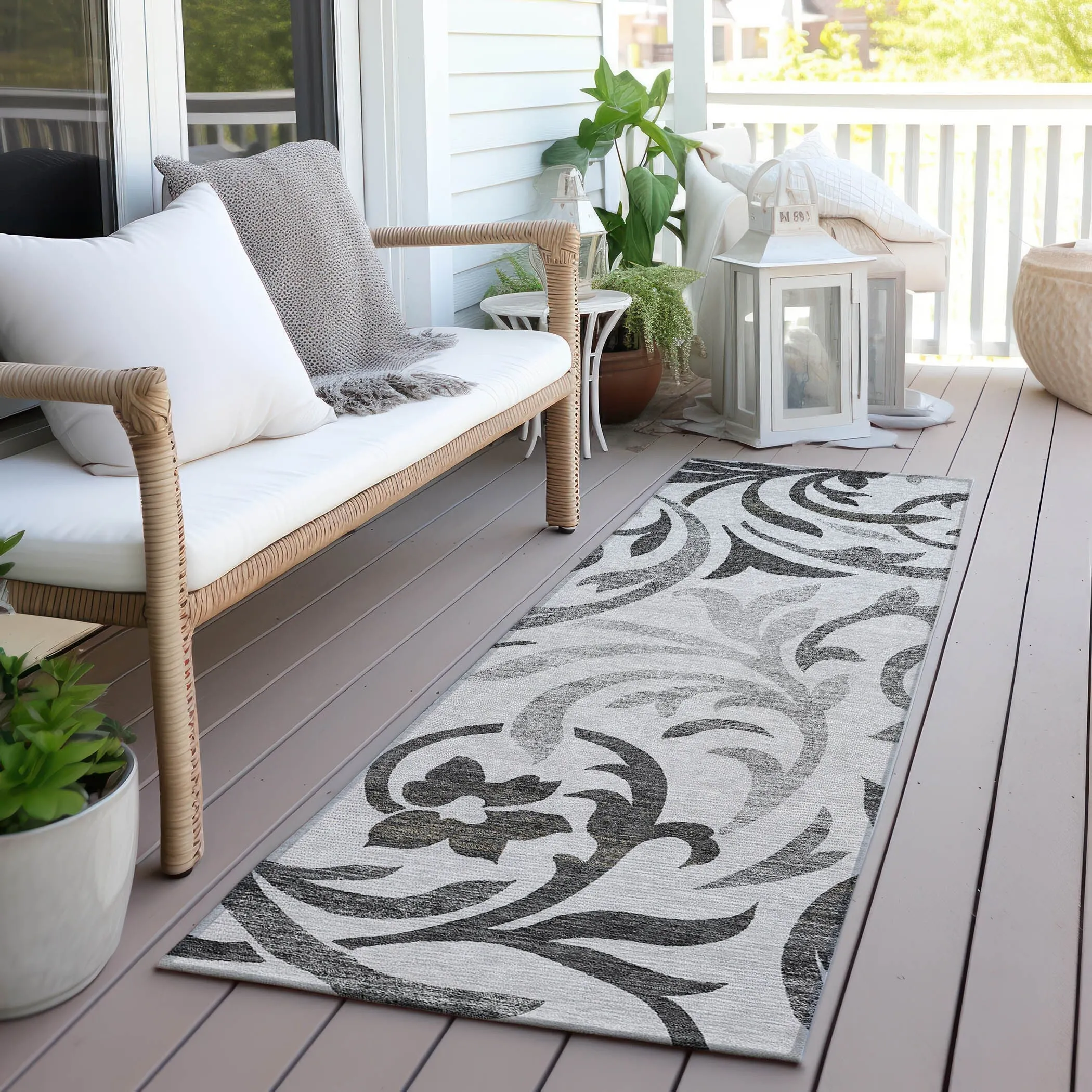 Machine Washable Indoor/ Outdoor Chantille Floral Scroll Rug