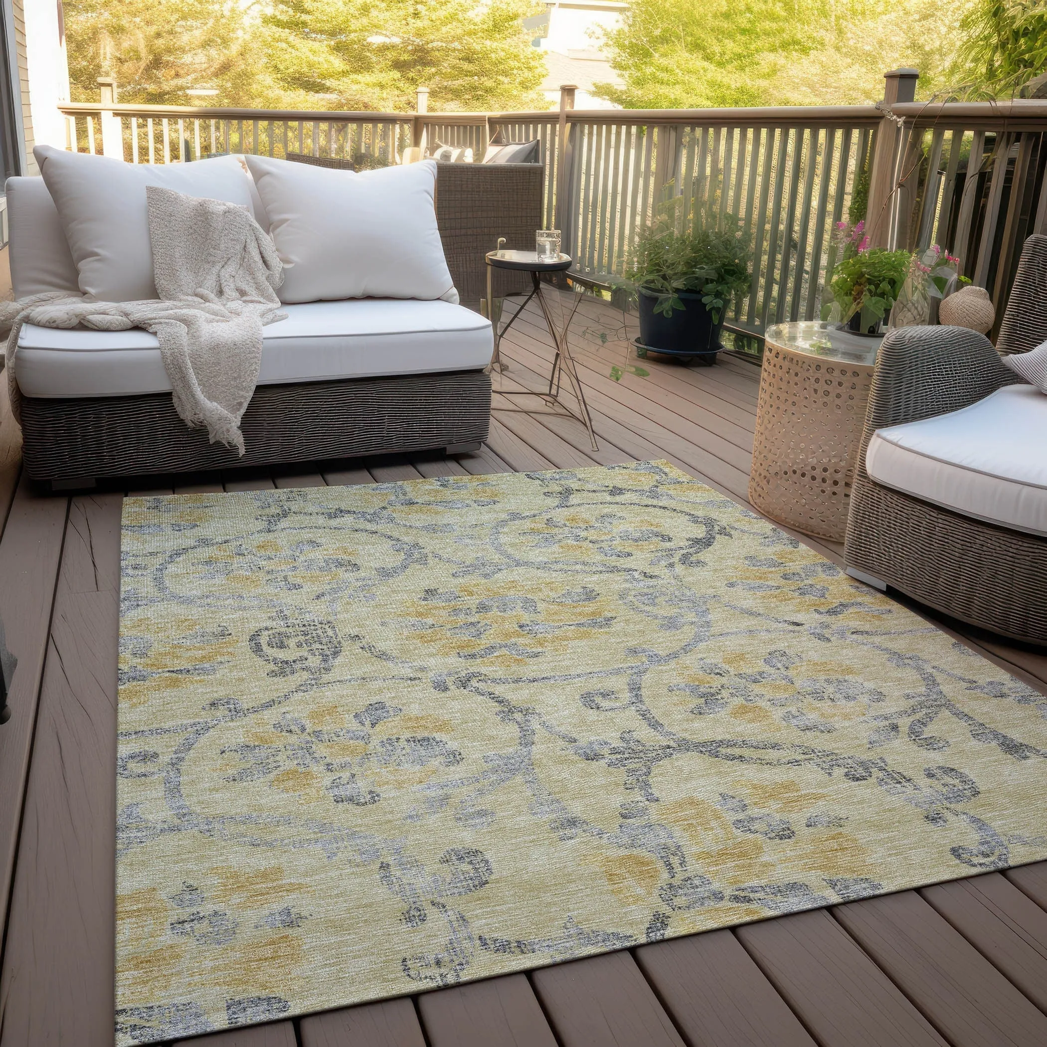 Machine Washable Indoor/ Outdoor Chantille Floral Scroll Rug