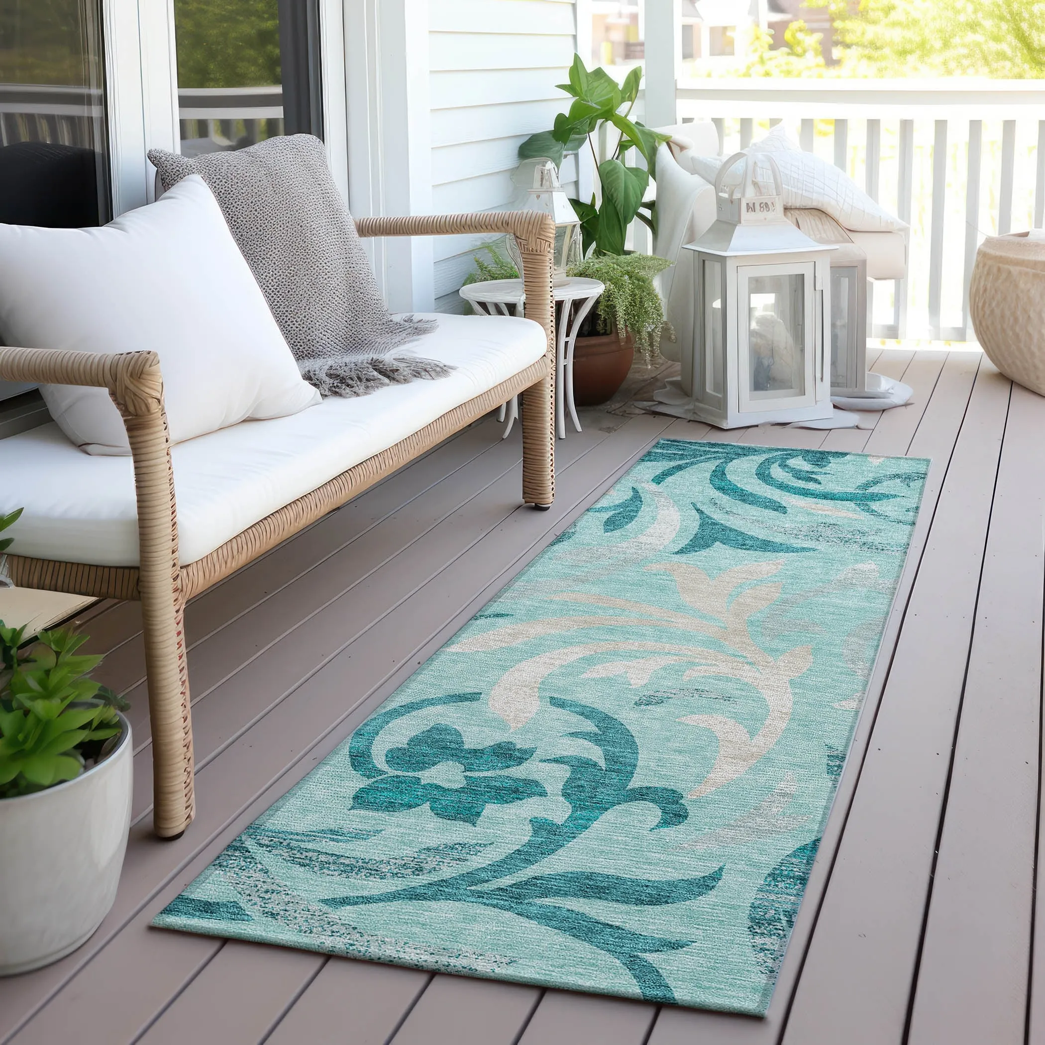 Machine Washable Indoor/ Outdoor Chantille Floral Scroll Rug
