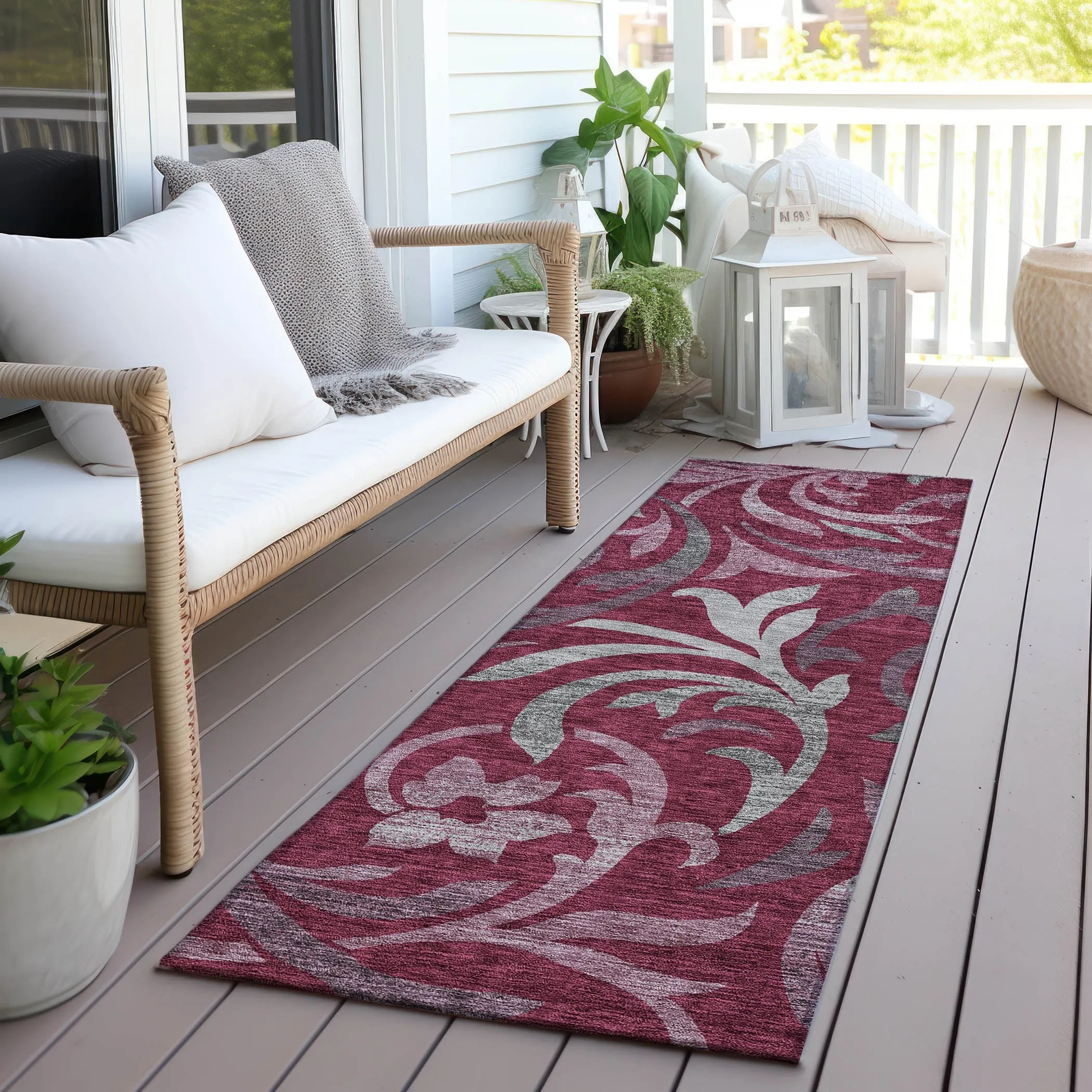 Machine Washable Indoor/ Outdoor Chantille Floral Scroll Rug