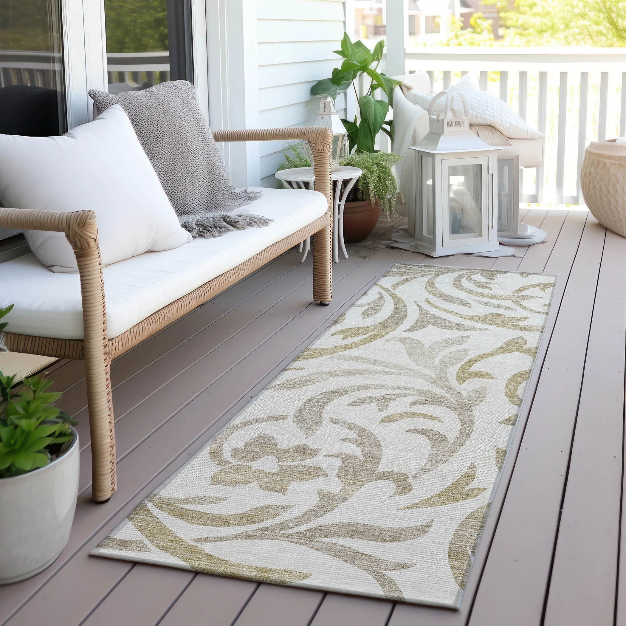 Machine Washable Indoor/ Outdoor Chantille Floral Scroll Rug