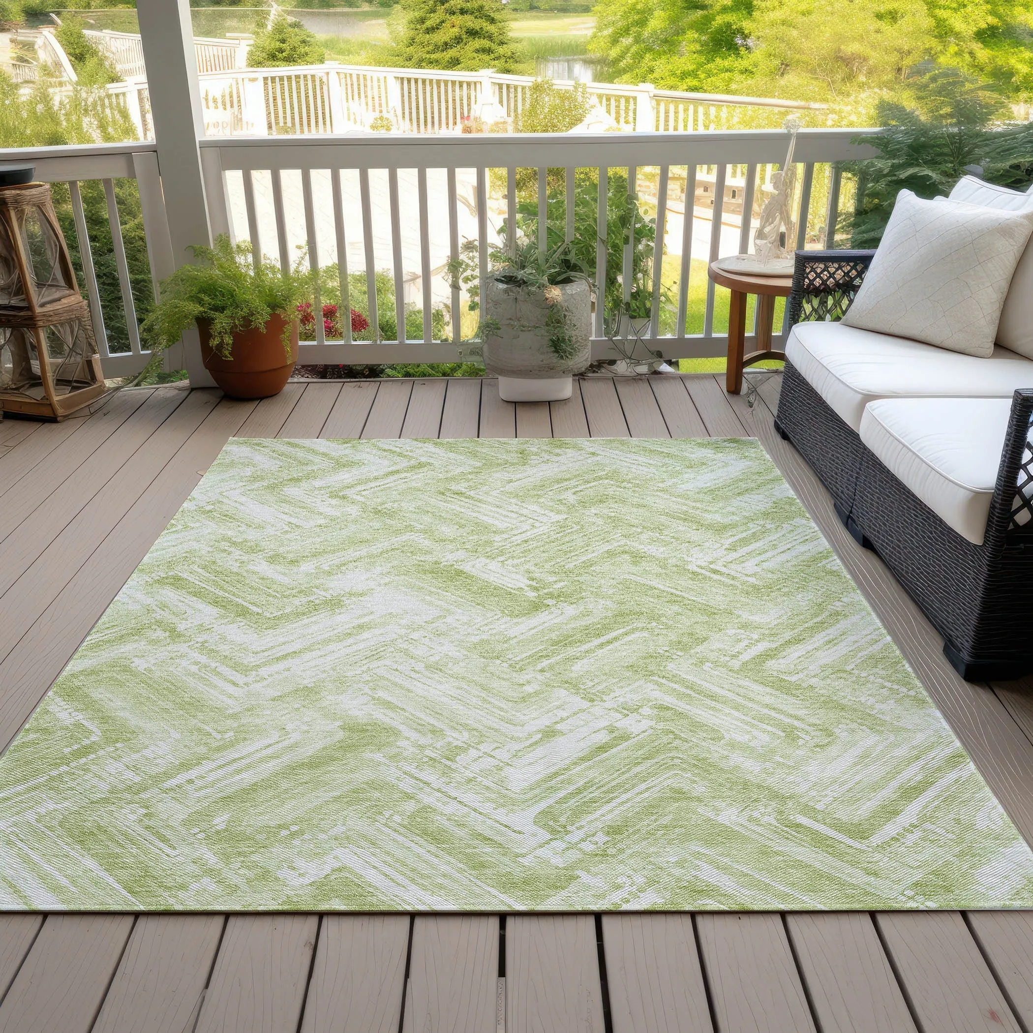 Machine Washable Indoor/ Outdoor Chantille Modern Chevron Rug
