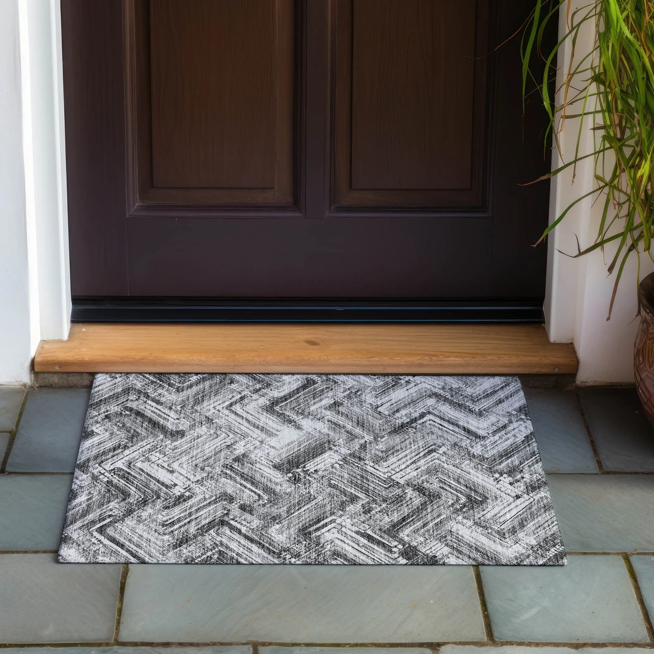 Machine Washable Indoor/ Outdoor Chantille Modern Chevron Rug