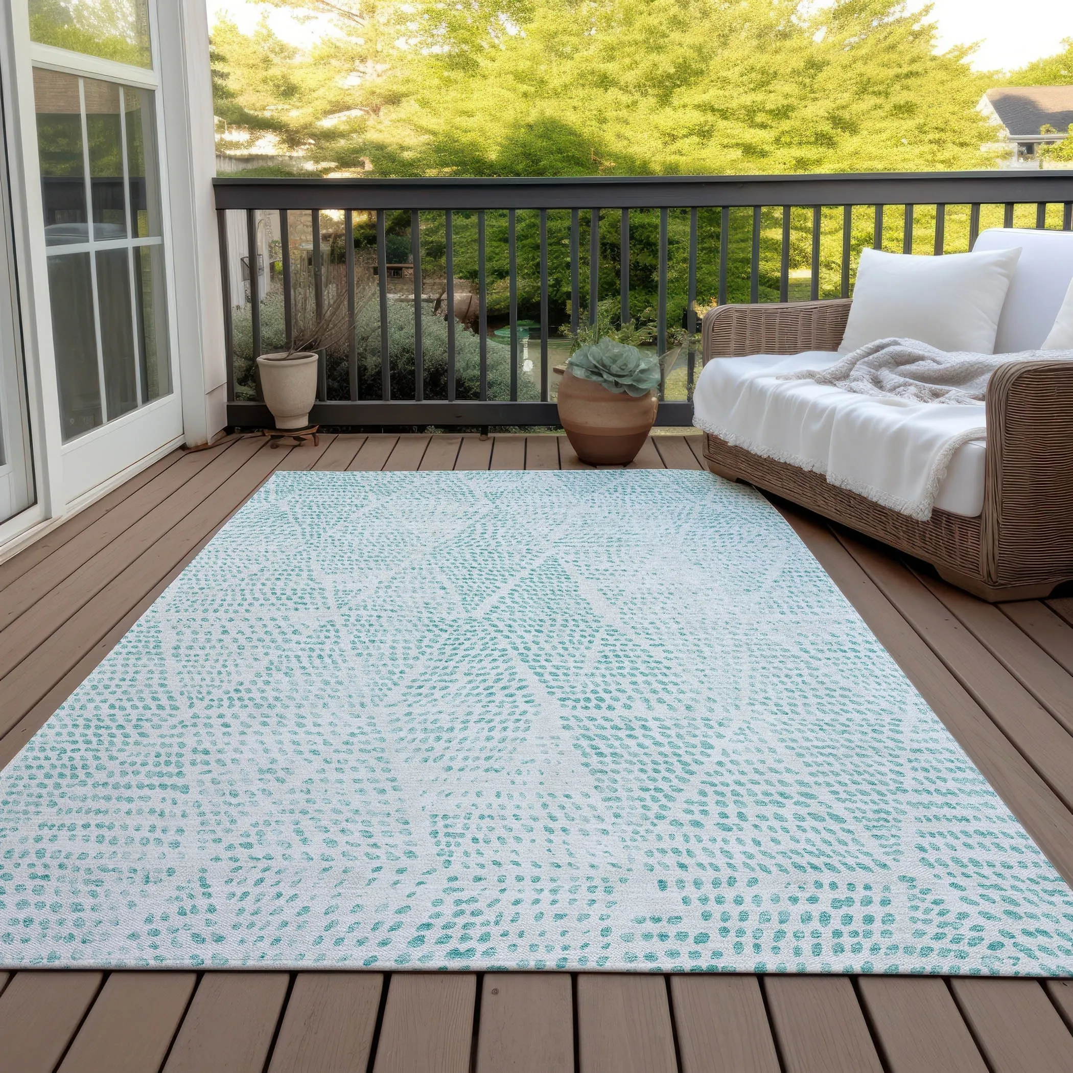 Machine Washable Indoor/ Outdoor Chantille Modern Diamonds Rug