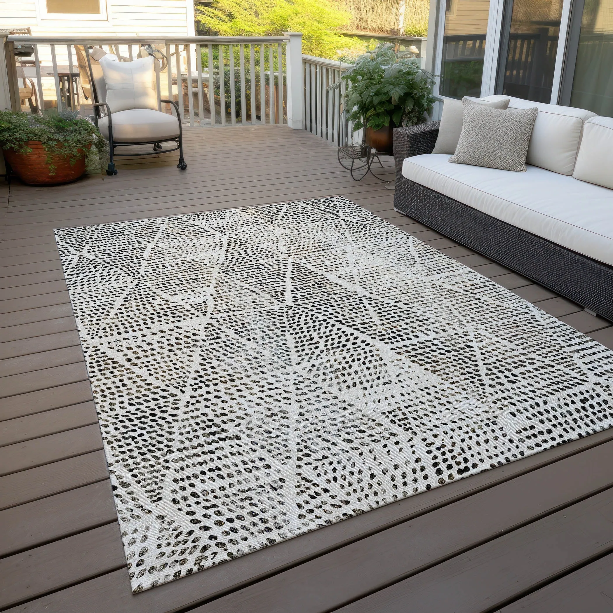 Machine Washable Indoor/ Outdoor Chantille Modern Diamonds Rug