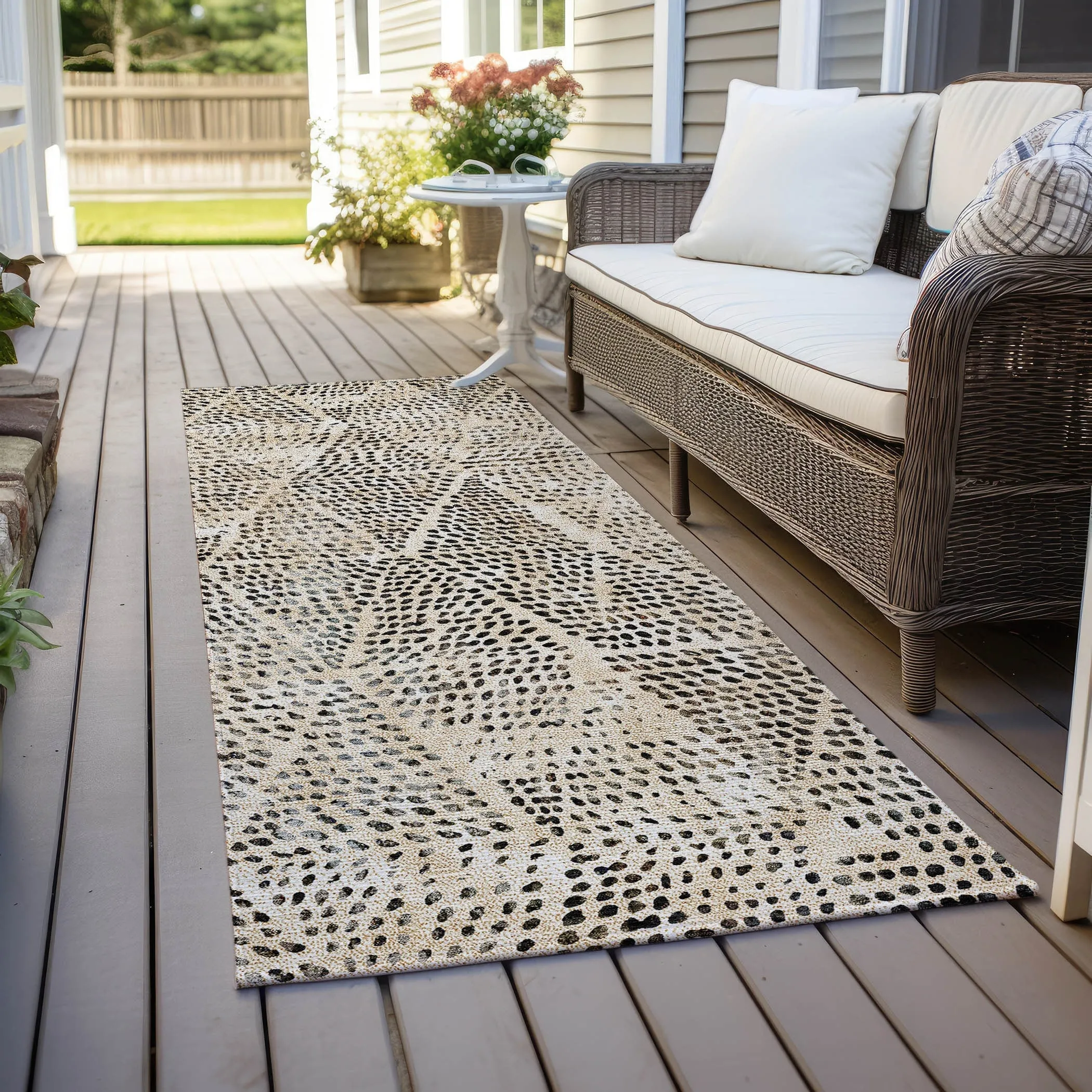 Machine Washable Indoor/ Outdoor Chantille Modern Diamonds Rug