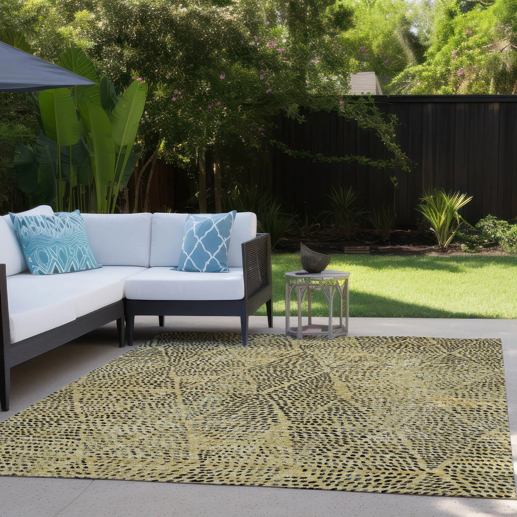 Machine Washable Indoor/ Outdoor Chantille Modern Diamonds Rug