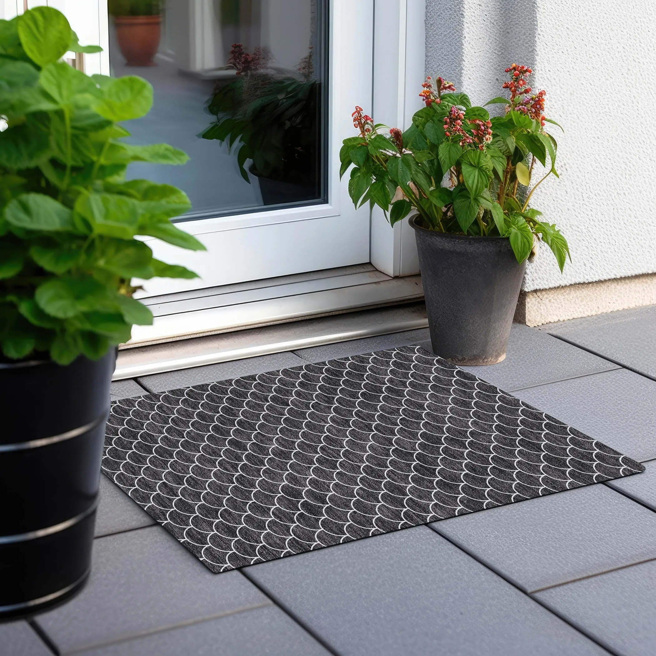 Machine Washable Indoor/ Outdoor Chantille Modern Geo Rug