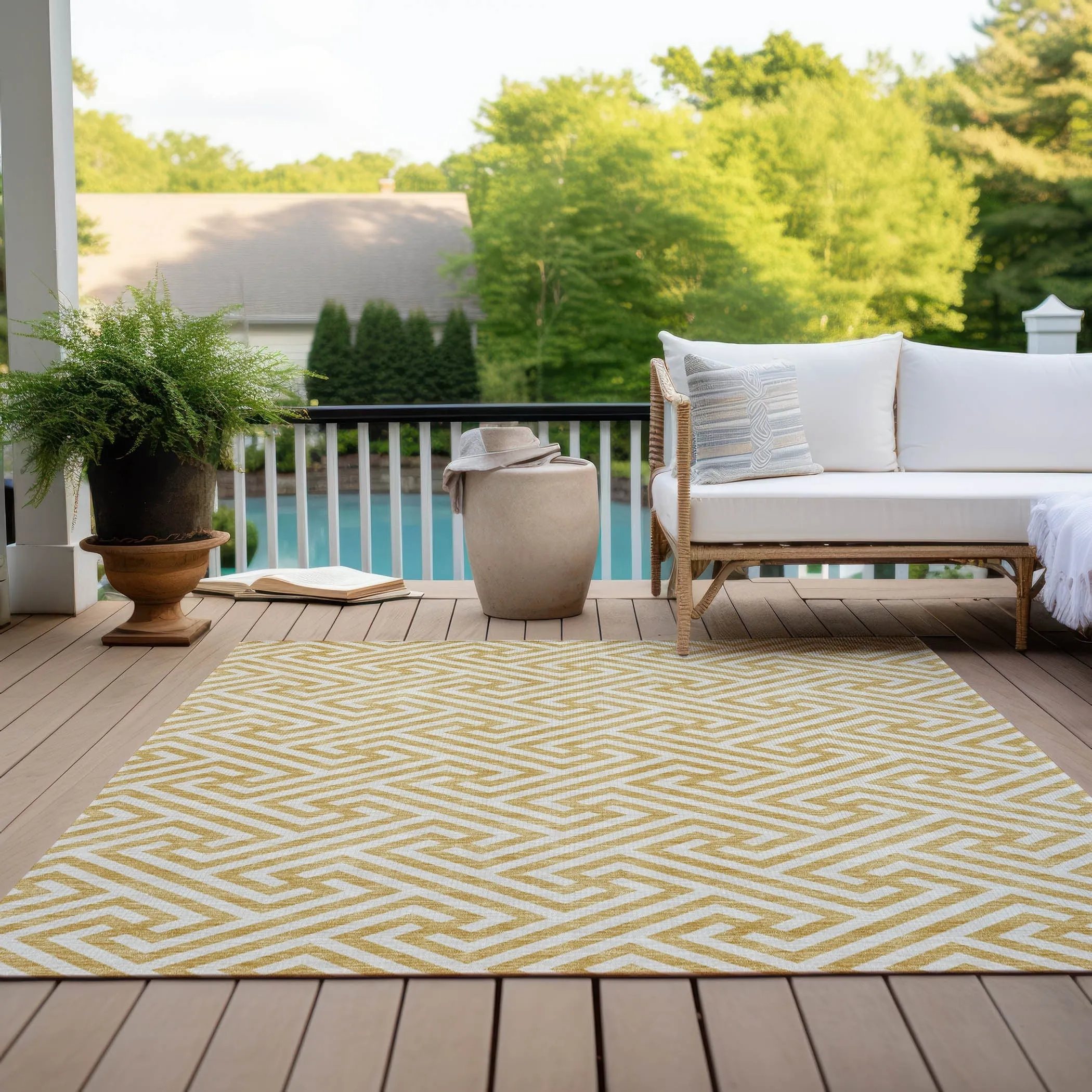 Machine Washable Indoor/ Outdoor Chantille Modern Geo Rug