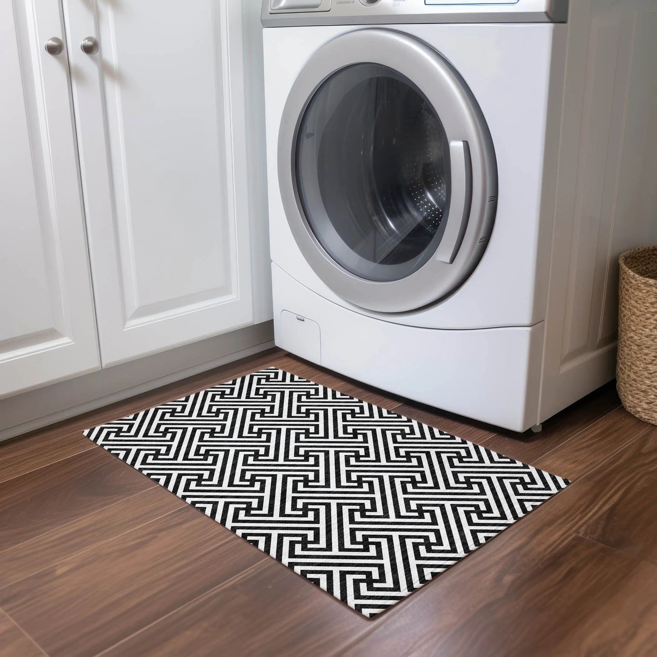 Machine Washable Indoor/ Outdoor Chantille Modern Geo Rug