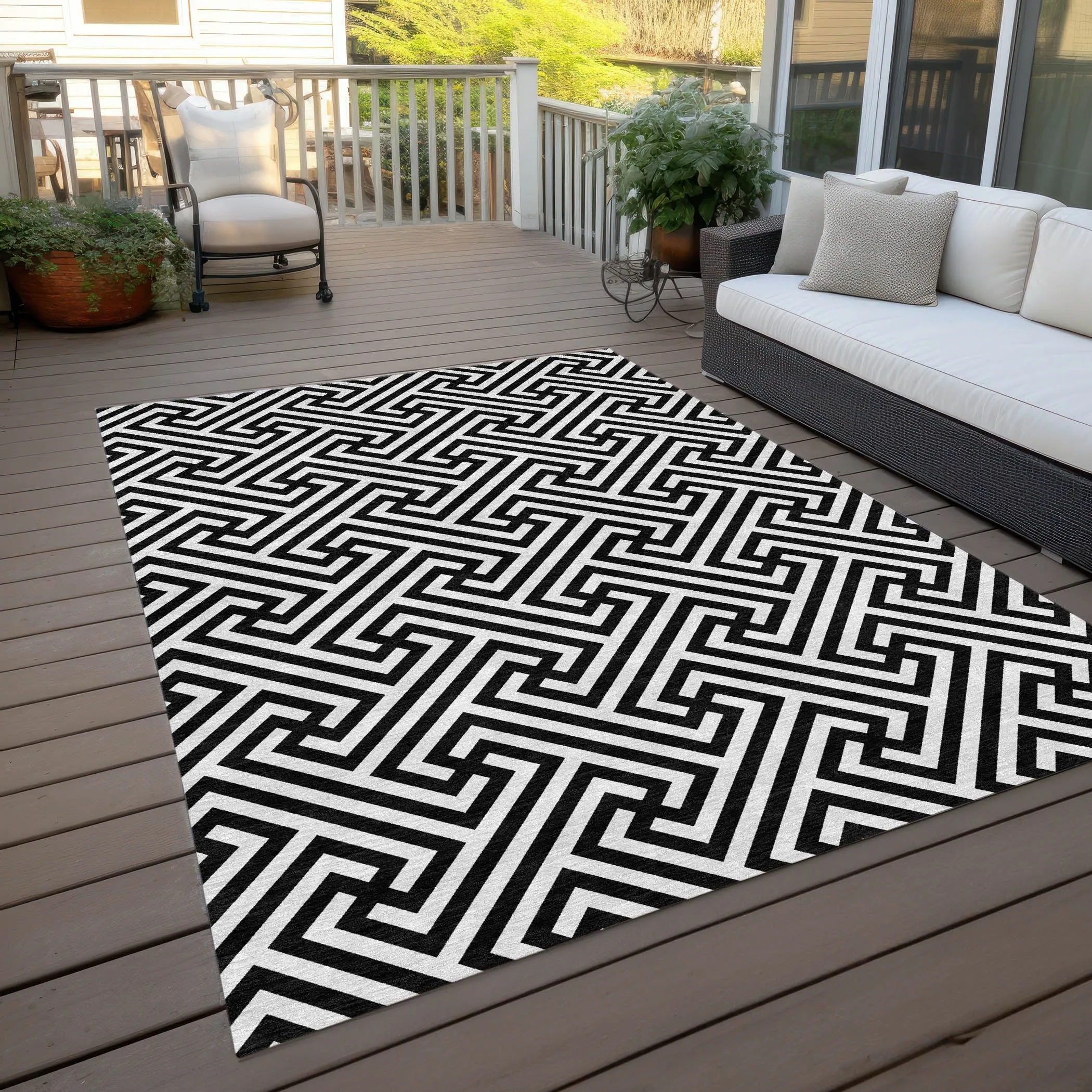 Machine Washable Indoor/ Outdoor Chantille Modern Geo Rug
