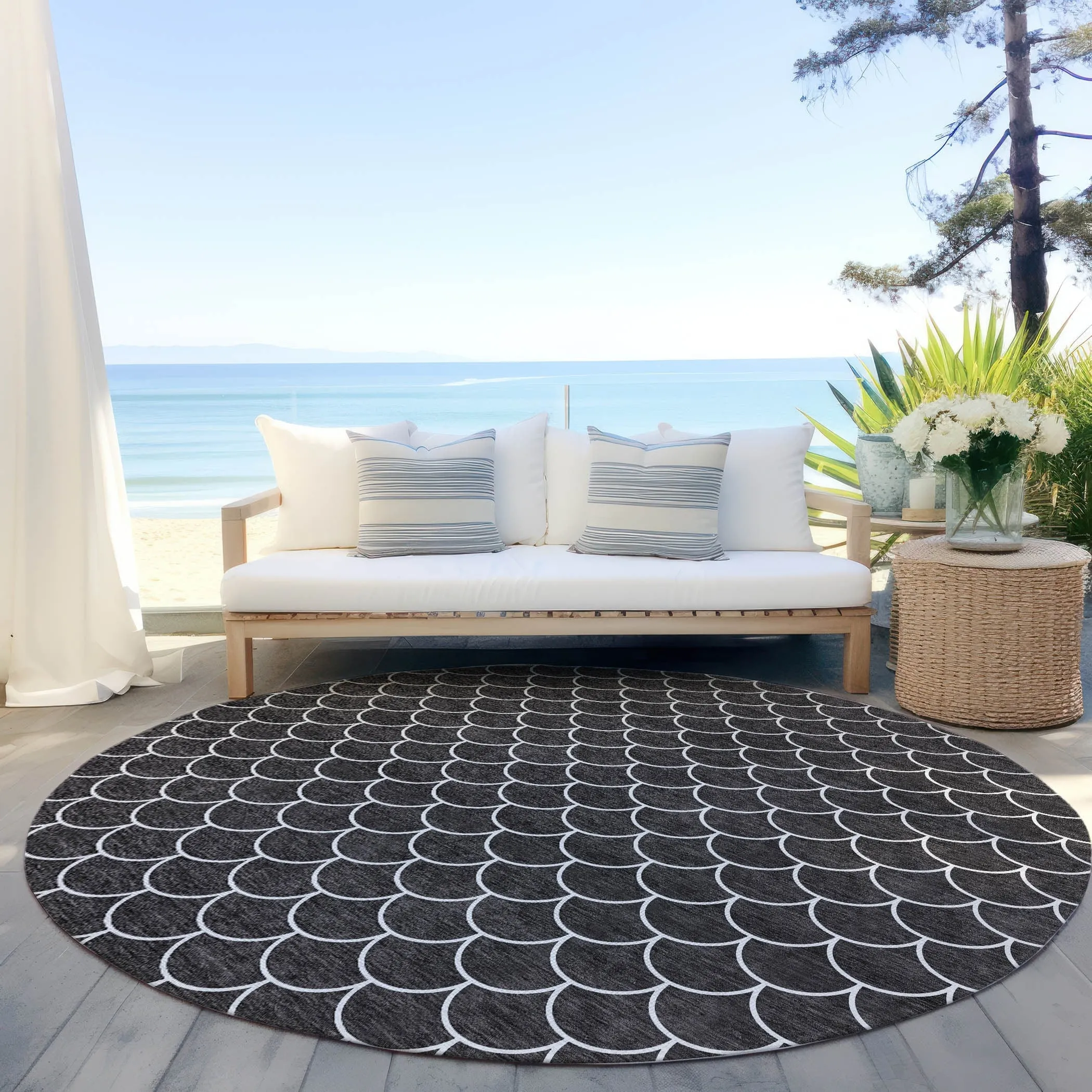 Machine Washable Indoor/ Outdoor Chantille Modern Geo Rug