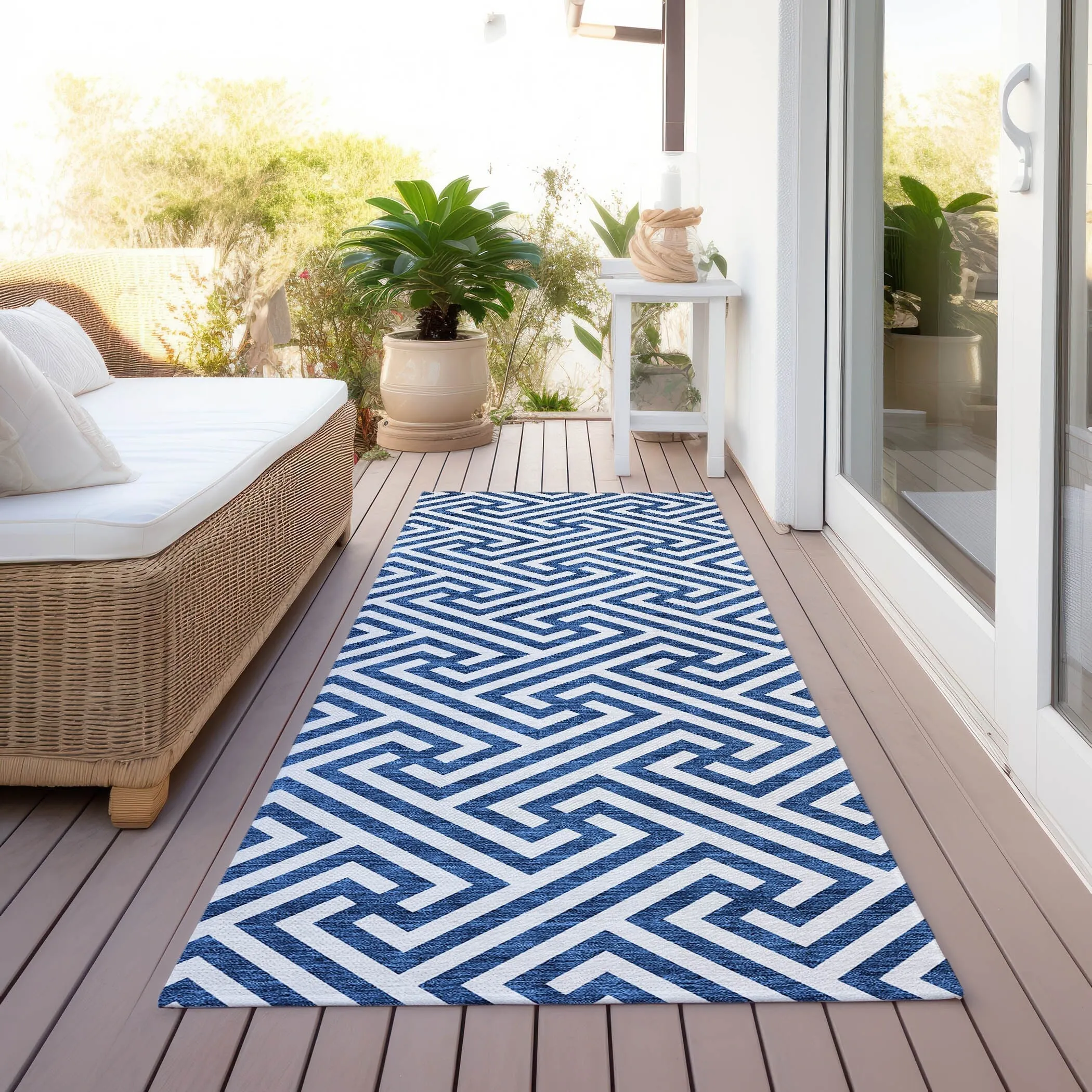 Machine Washable Indoor/ Outdoor Chantille Modern Geo Rug