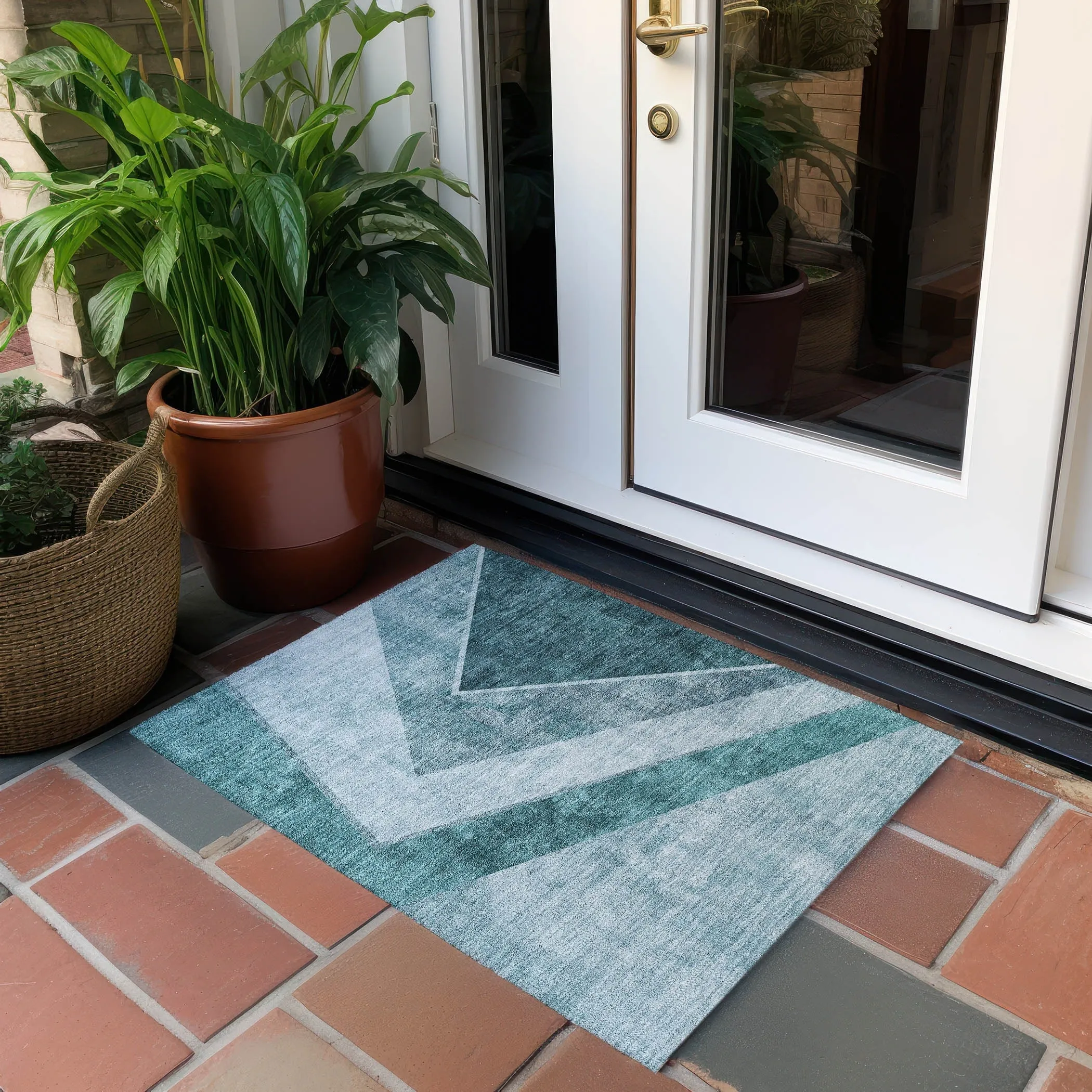 Machine Washable Indoor/ Outdoor Chantille Modern Geometric Rug