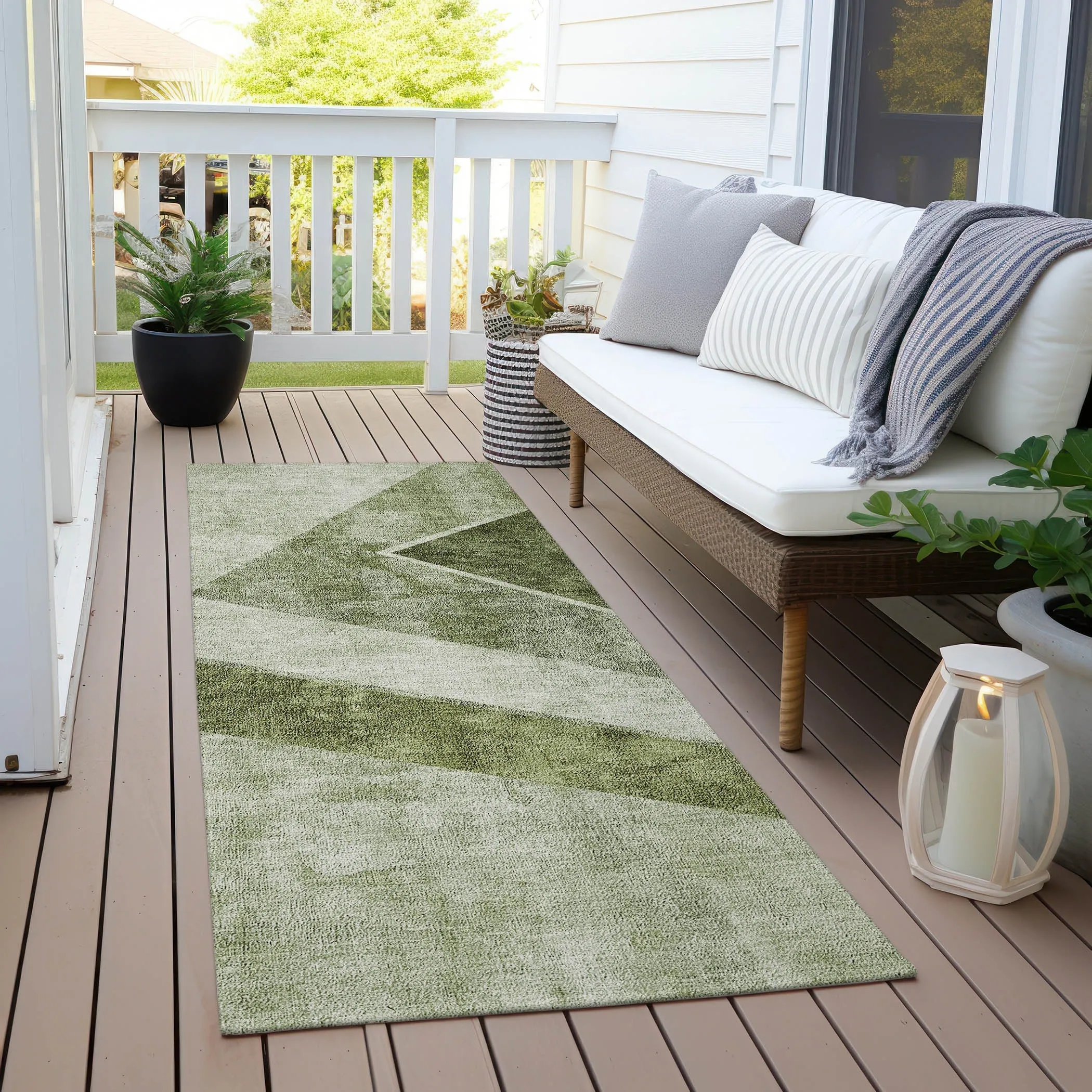 Machine Washable Indoor/ Outdoor Chantille Modern Geometric Rug