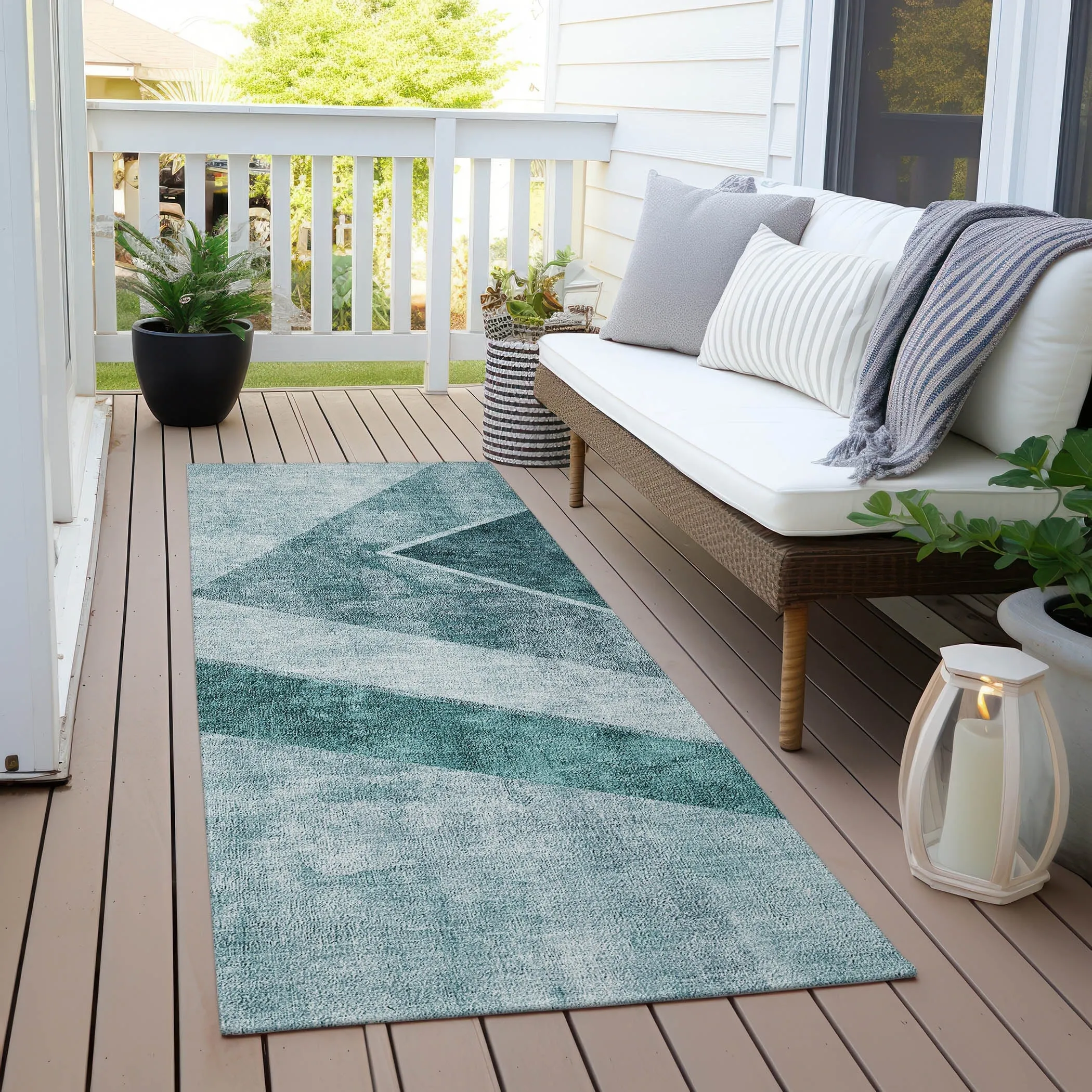 Machine Washable Indoor/ Outdoor Chantille Modern Geometric Rug