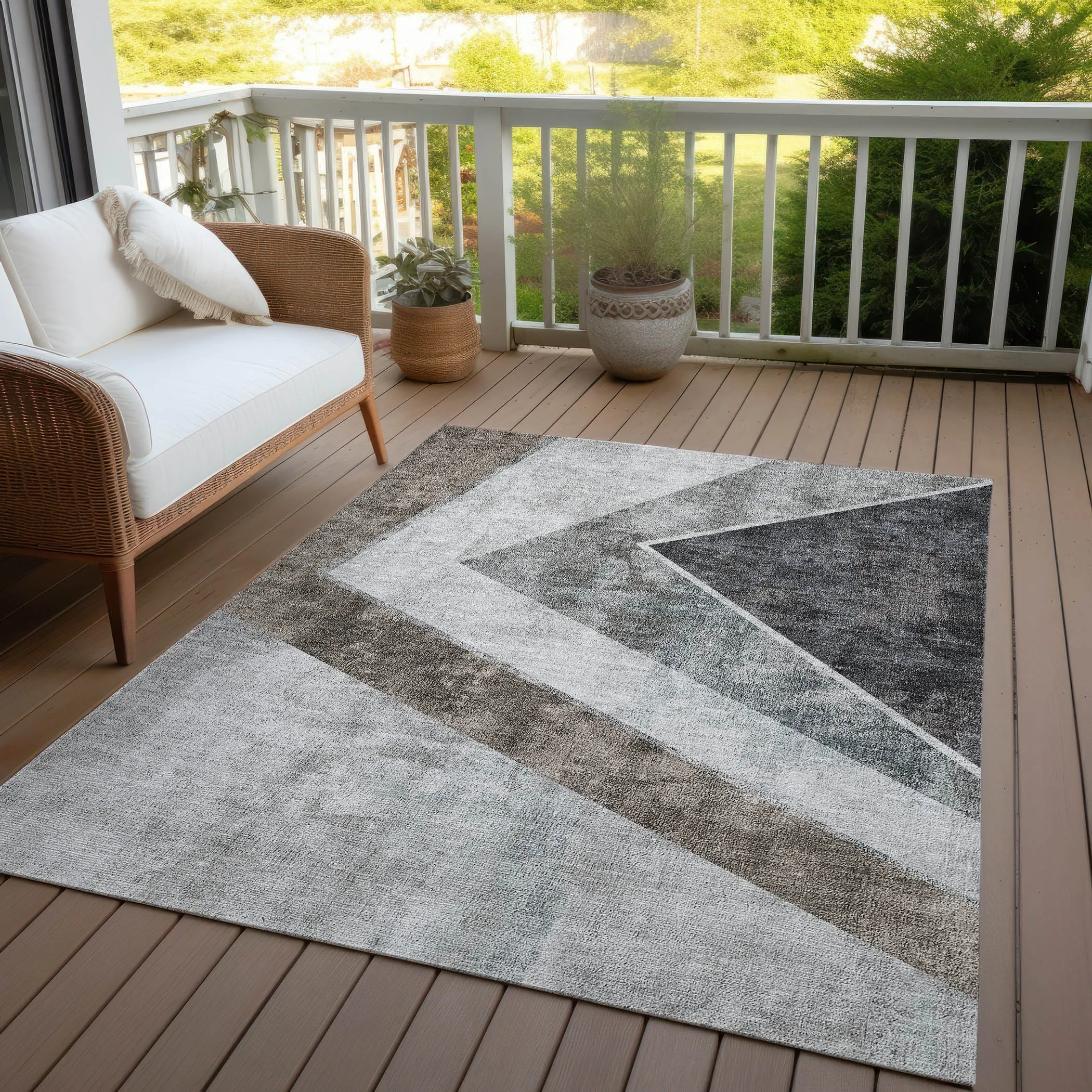 Machine Washable Indoor/ Outdoor Chantille Modern Geometric Rug