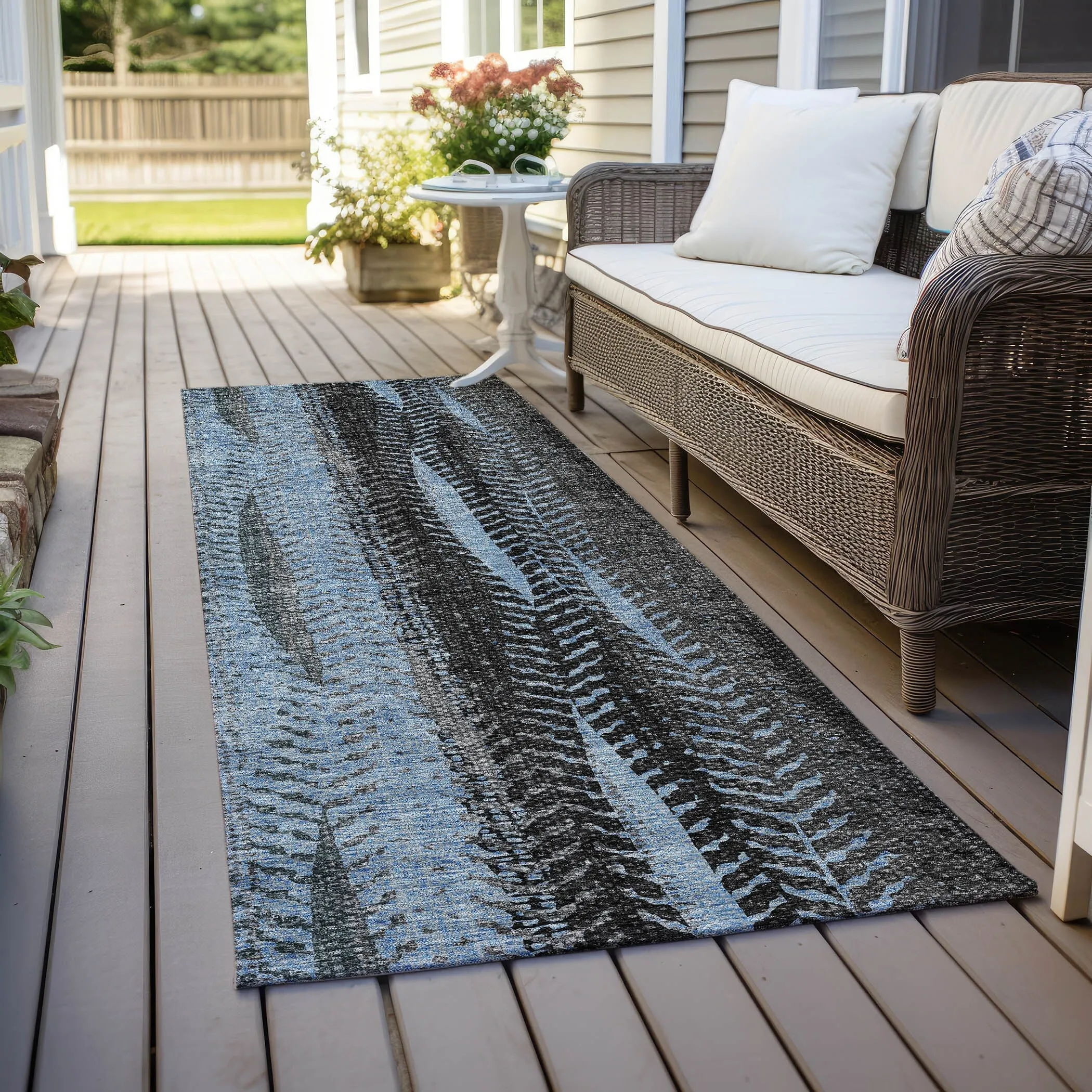 Machine Washable Indoor/ Outdoor Chantille Modern Imprints Rug