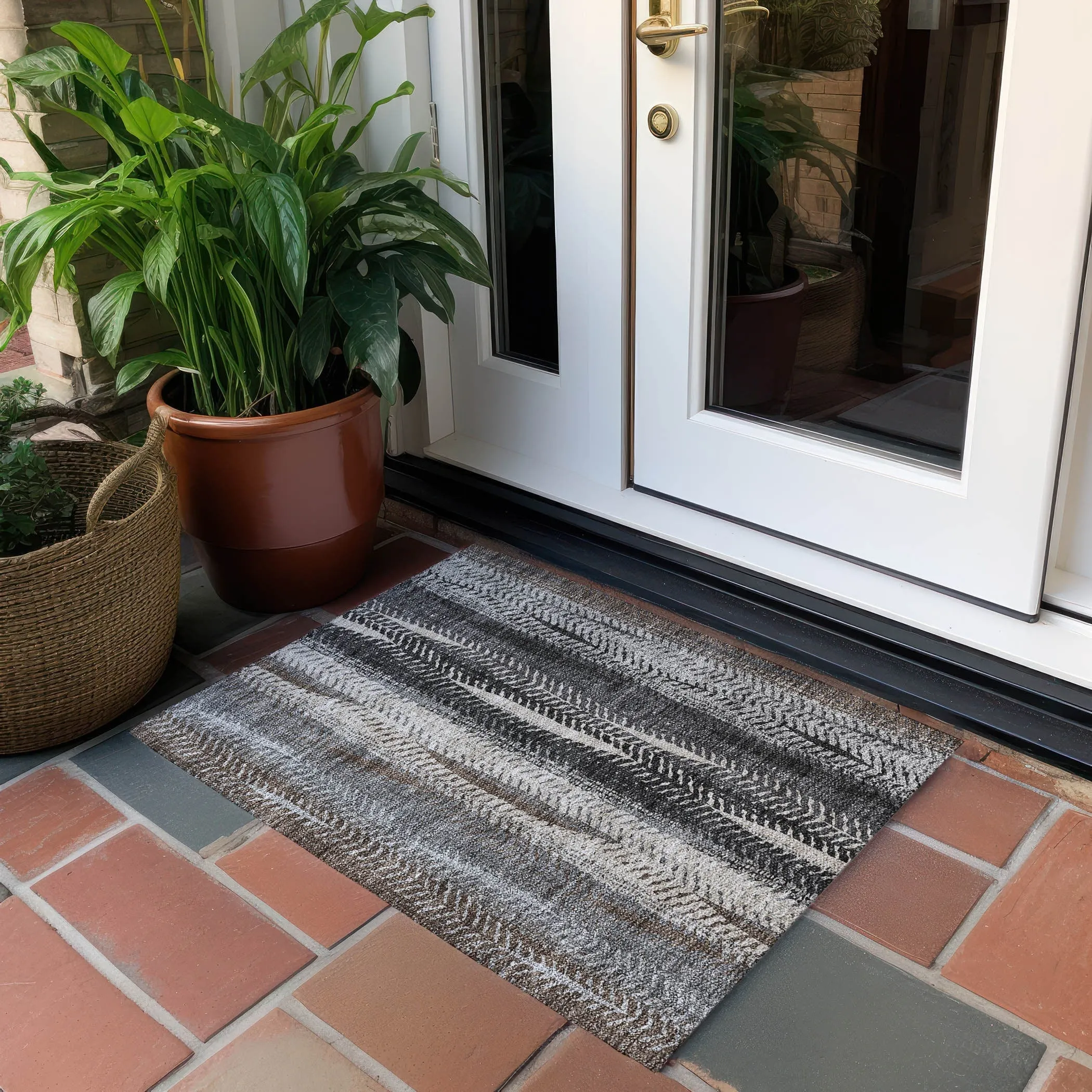 Machine Washable Indoor/ Outdoor Chantille Modern Imprints Rug