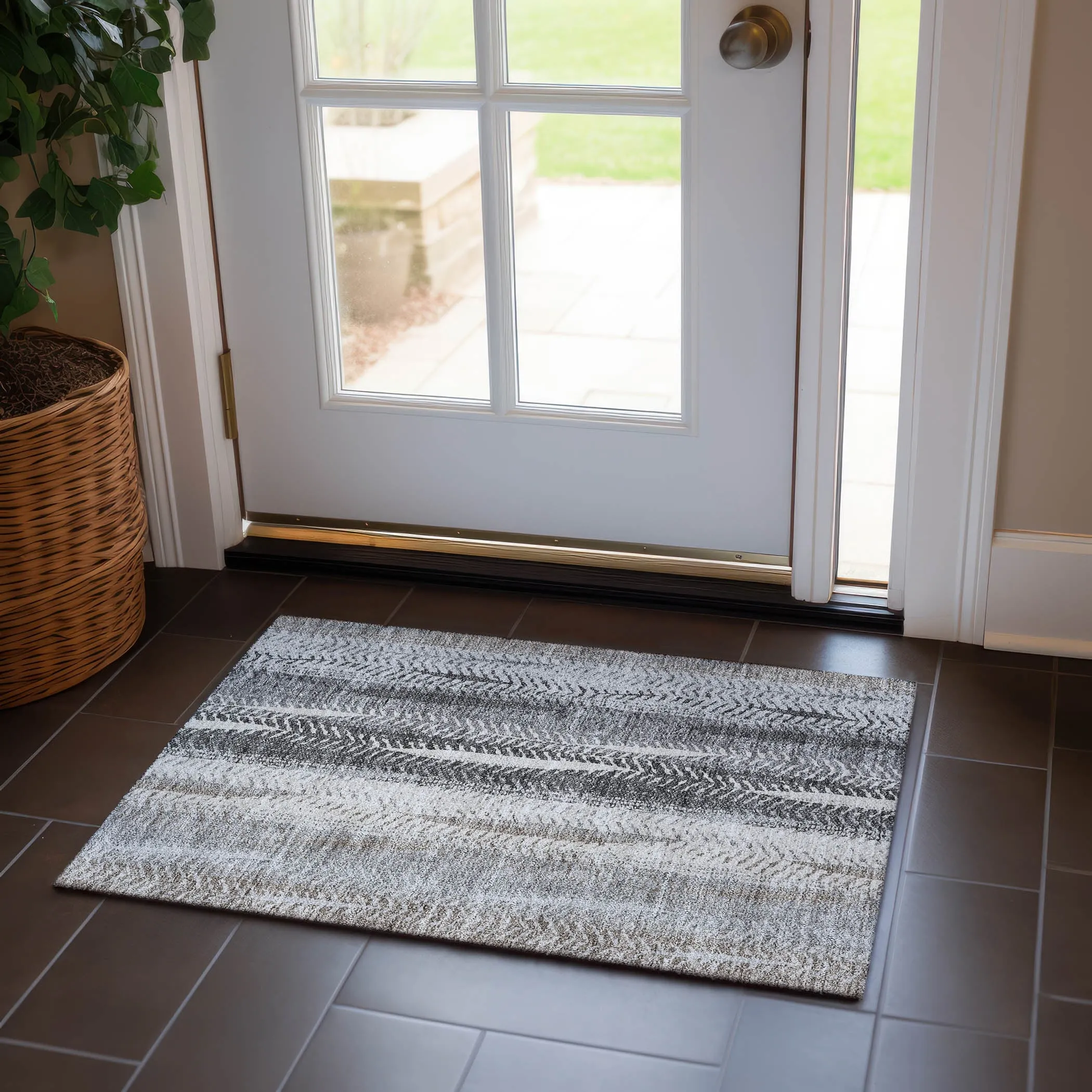 Machine Washable Indoor/ Outdoor Chantille Modern Imprints Rug