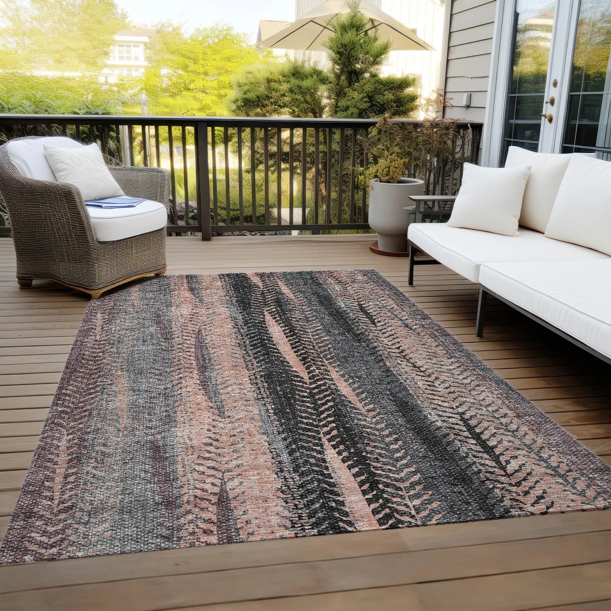 Machine Washable Indoor/ Outdoor Chantille Modern Imprints Rug
