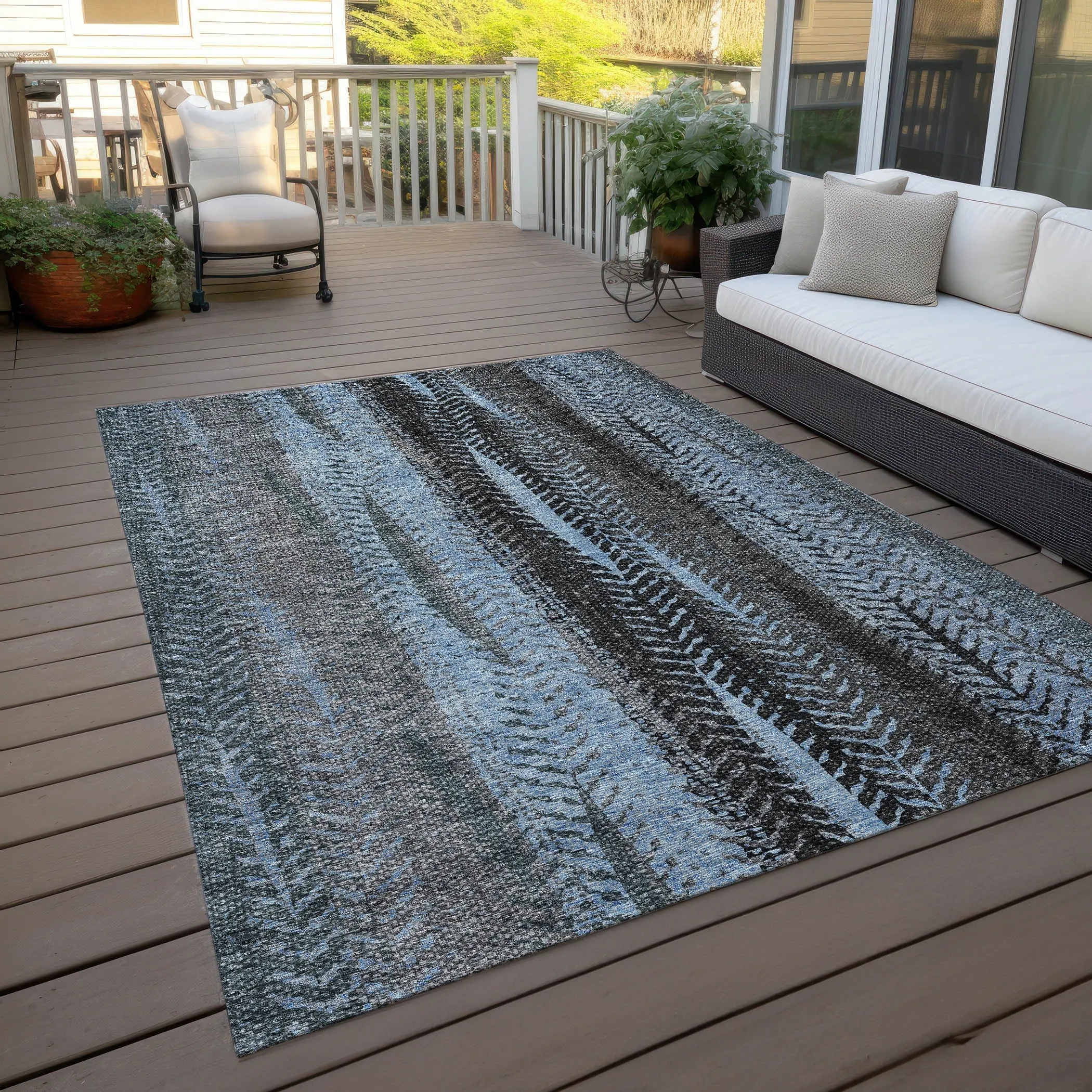 Machine Washable Indoor/ Outdoor Chantille Modern Imprints Rug