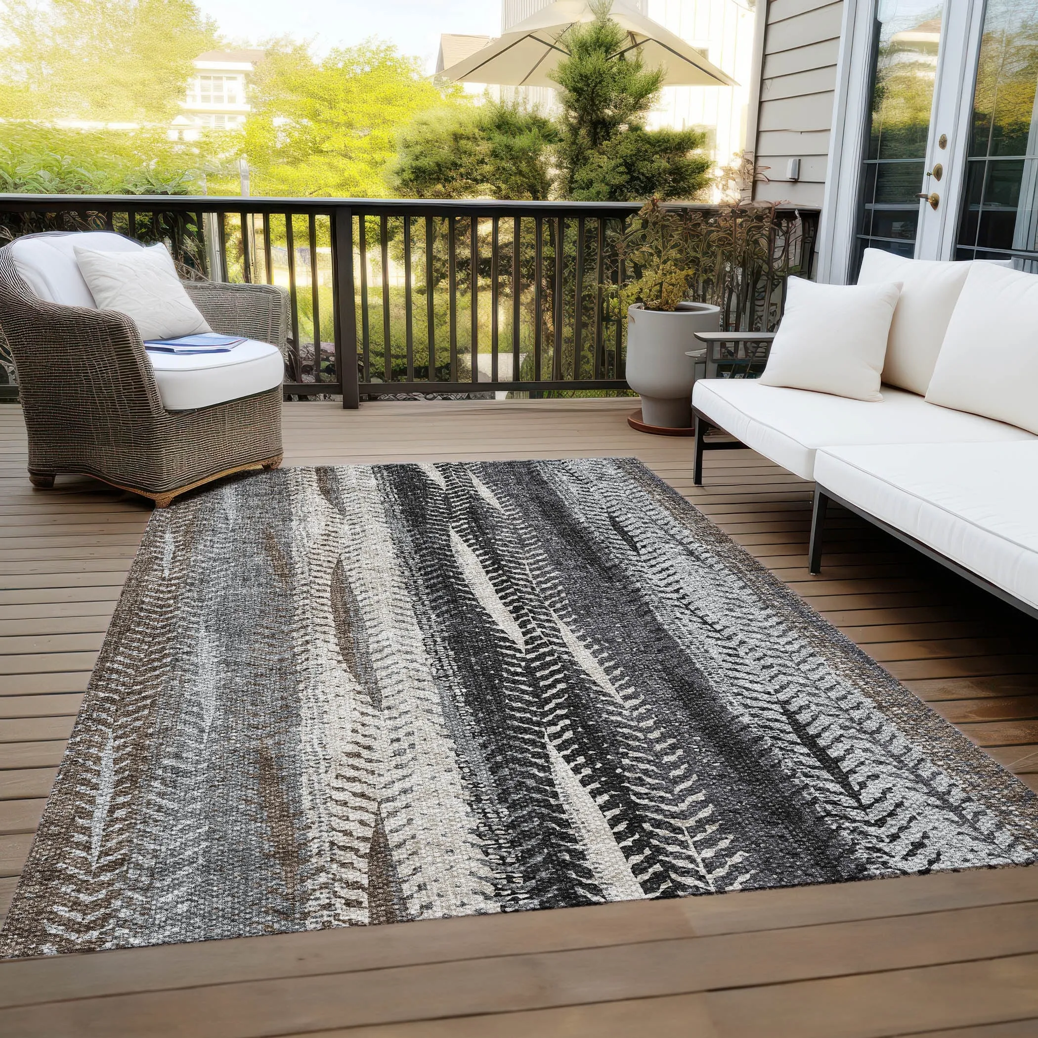 Machine Washable Indoor/ Outdoor Chantille Modern Imprints Rug