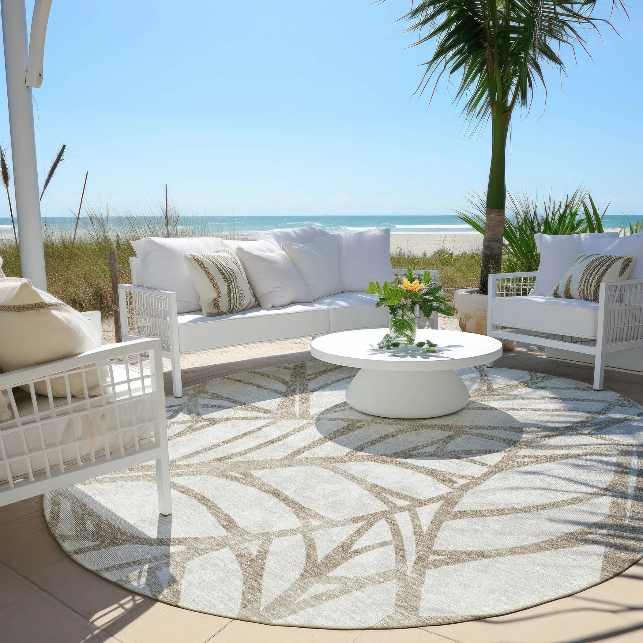 Machine Washable Indoor/ Outdoor Chantille Modern Palm Rug